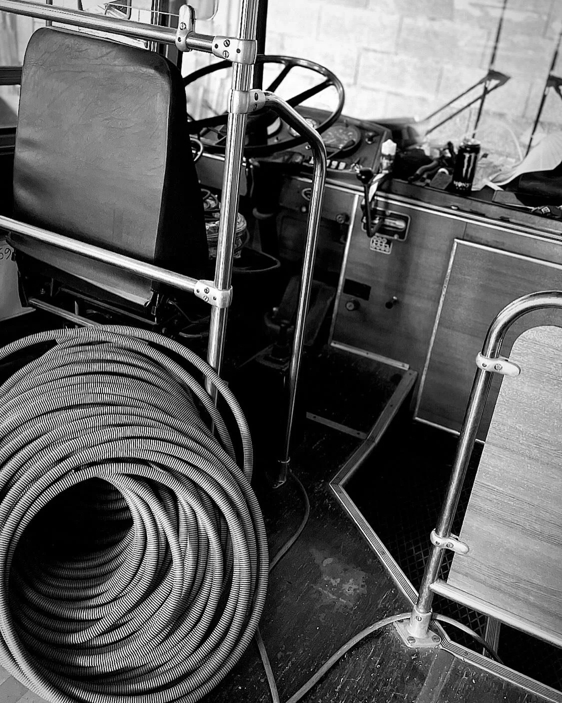 Skarabb redonne vie aux v&eacute;hicules avec style et fonctionnalit&eacute;, en combinant l&rsquo;&eacute;l&eacute;gance et l&rsquo;authenticit&eacute; de leur silhouette ancienne avec les am&eacute;liorations modernes en technologie m&eacute;caniqu