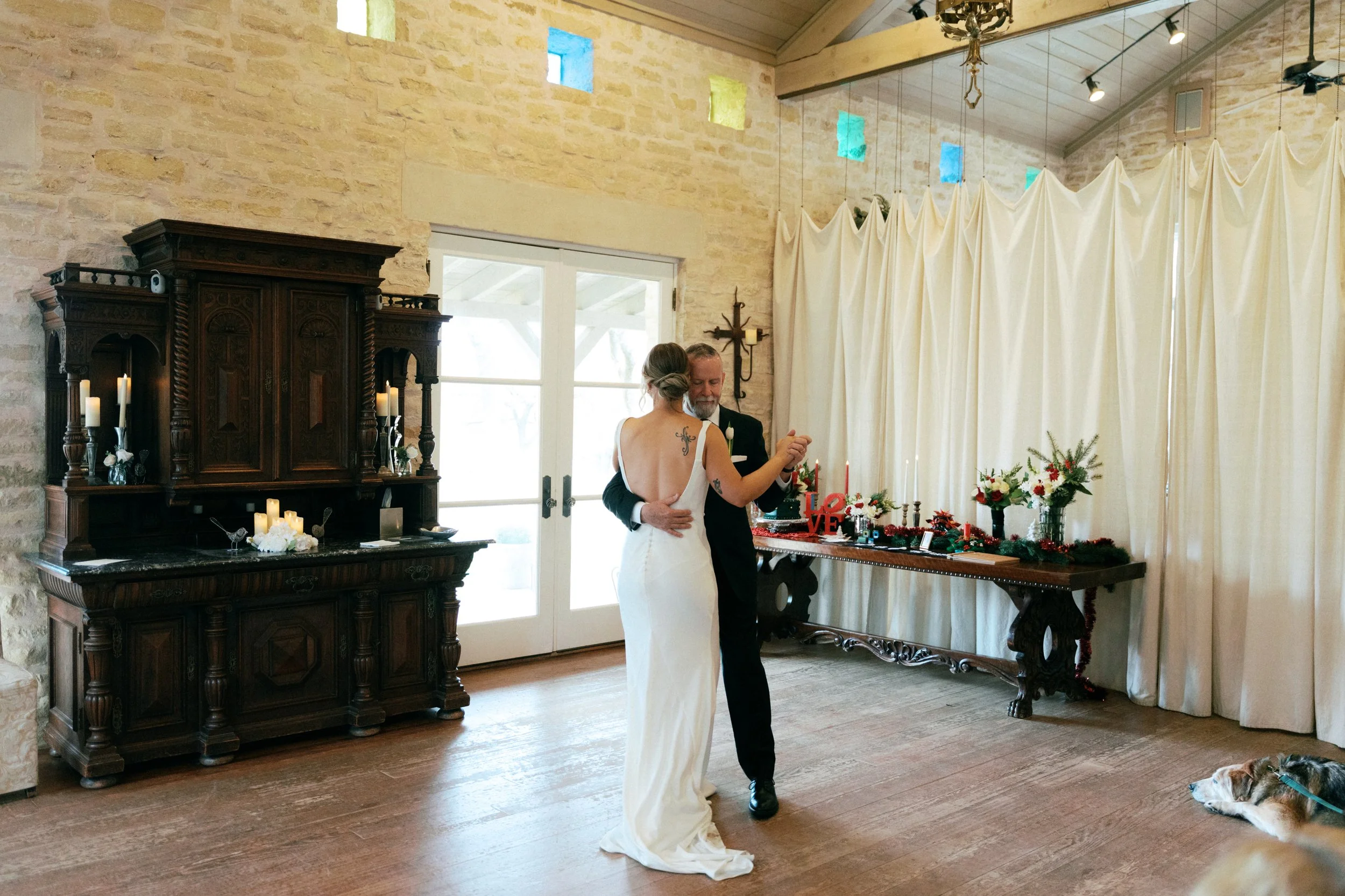 Bride and dad dance at Heirloom Hideaway Fort Worth