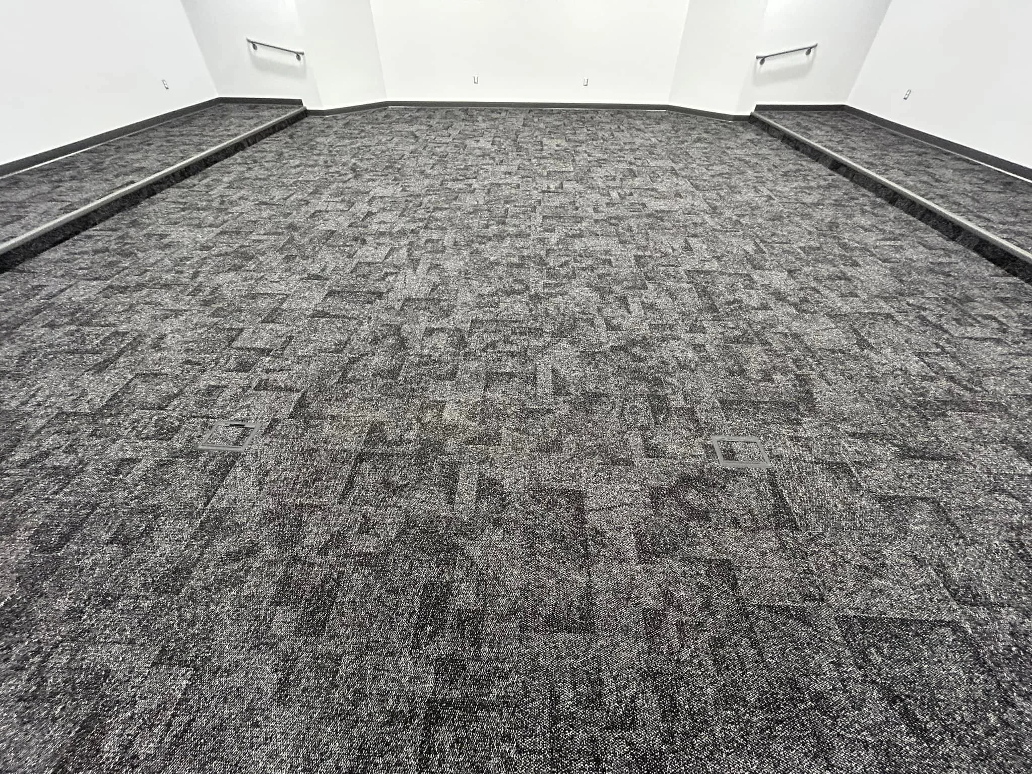 Interface - Open Air 404 - Black 106745
Tarkett Official - Recess Profile 20 Charcoal RB + VCD-20 Stair nosing
