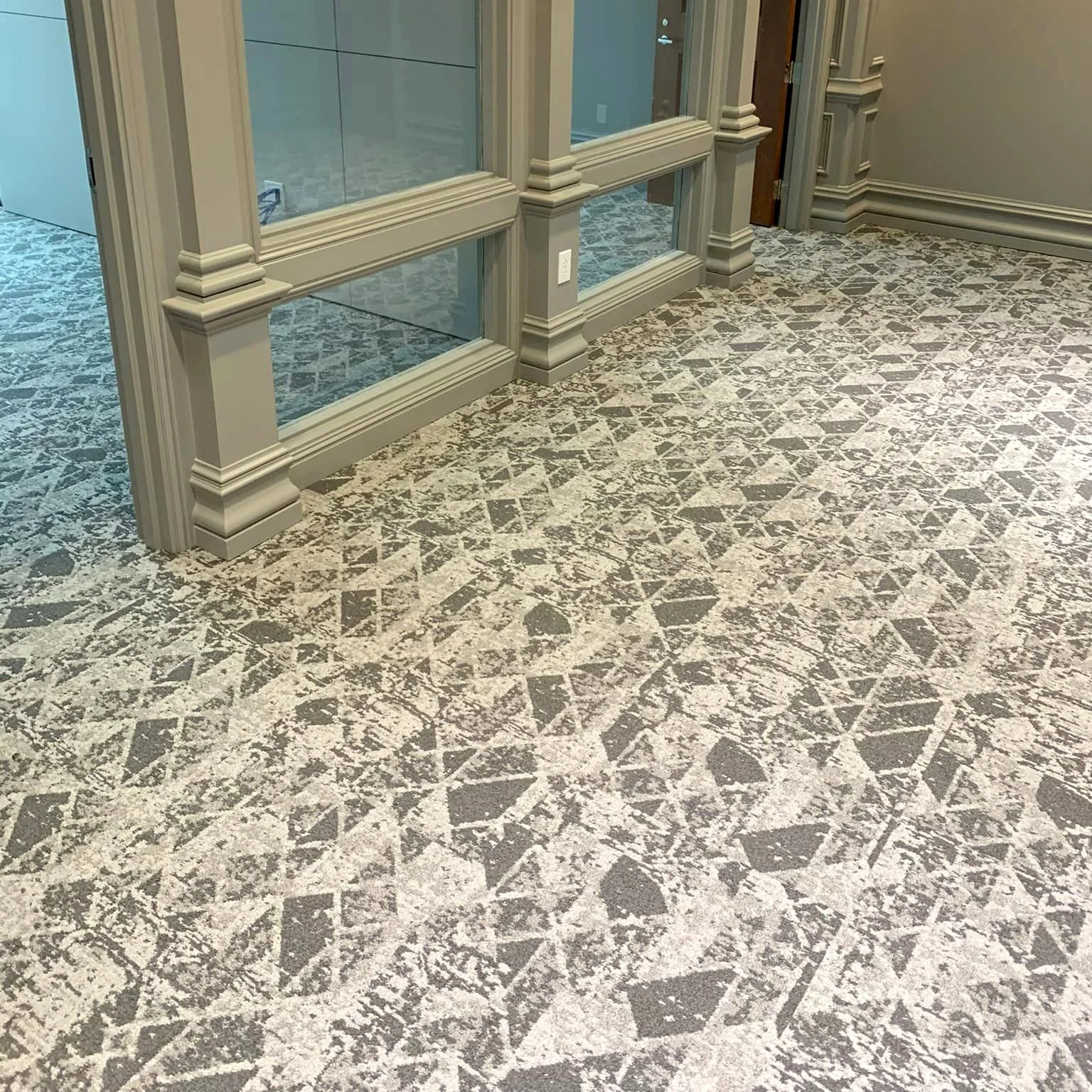 J+J Flooring
208 yds - J&J - Metamorphic 7717 - Shale 2967
152 yds - J&J - Obsidian 7718 - Shale 2967
168 sf - J&J - Timeless V5011 - Notable 1000