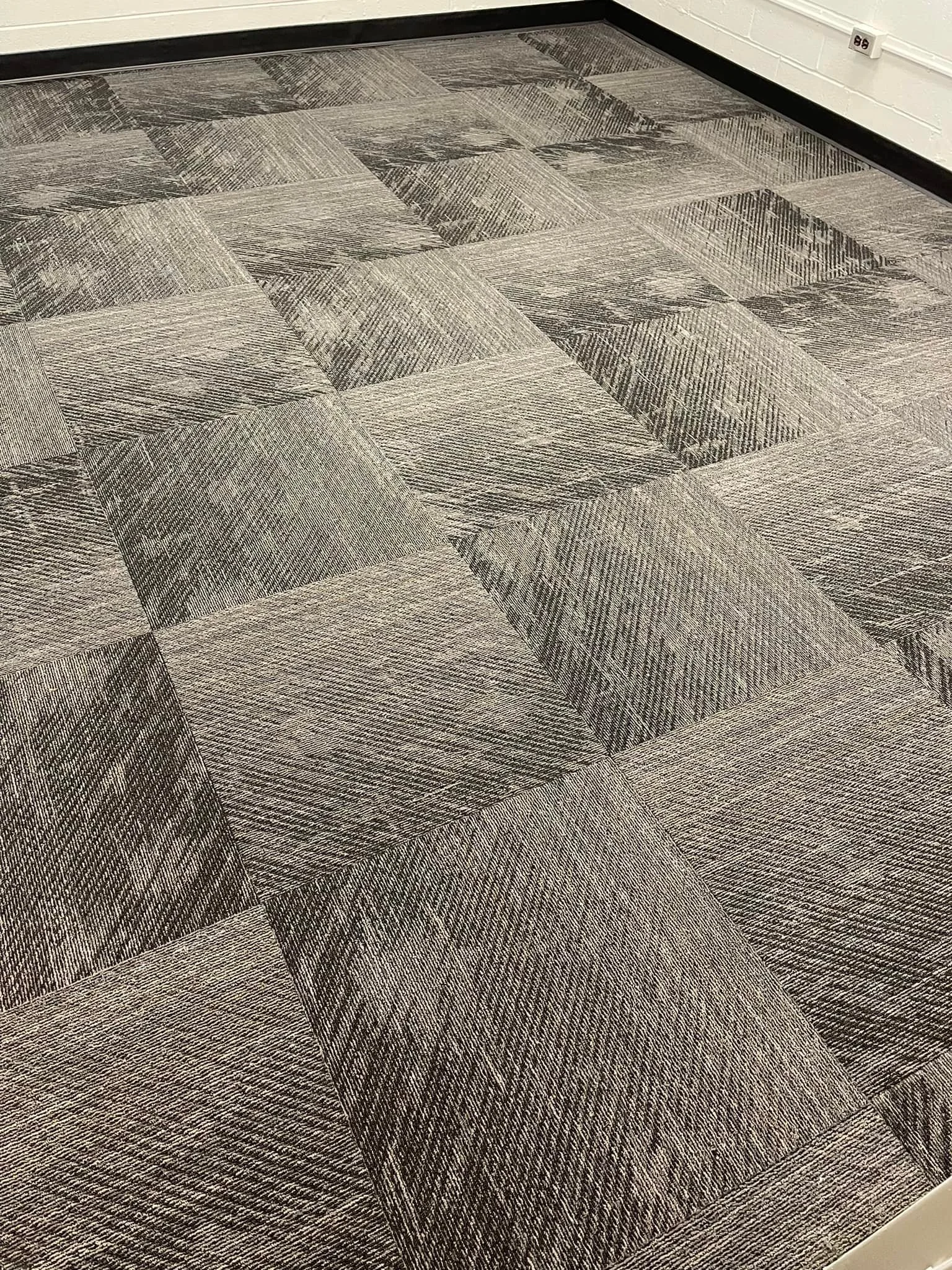 650 yds - Mohawk - Jean Tile GT177 - Low Rise 966
