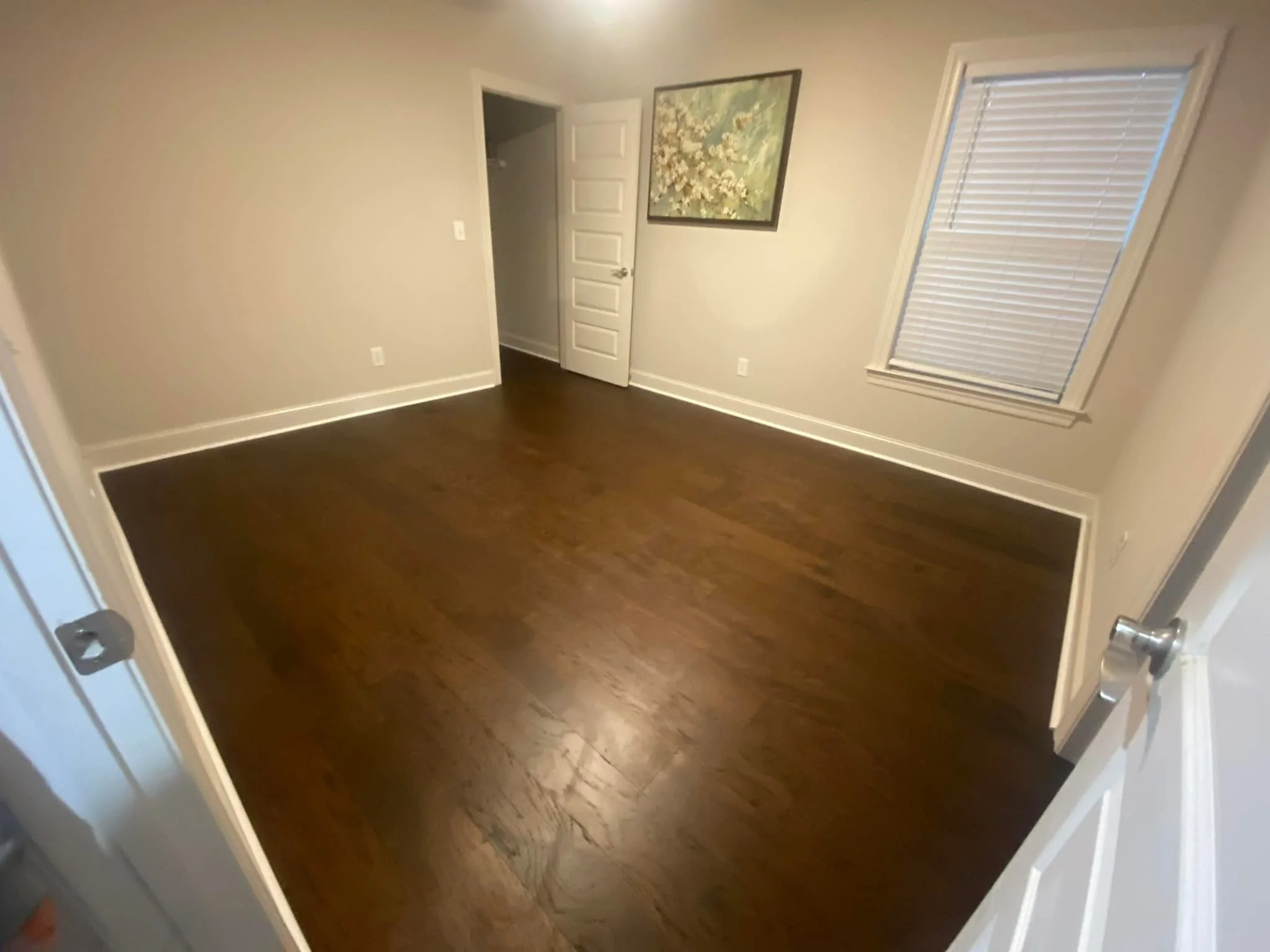 500 sqft - Azalea Lane Flooring - Windsor Collection - Greystone - 3/8” Engineered - 6.5” wide plank.
200 LF 1/4 round.