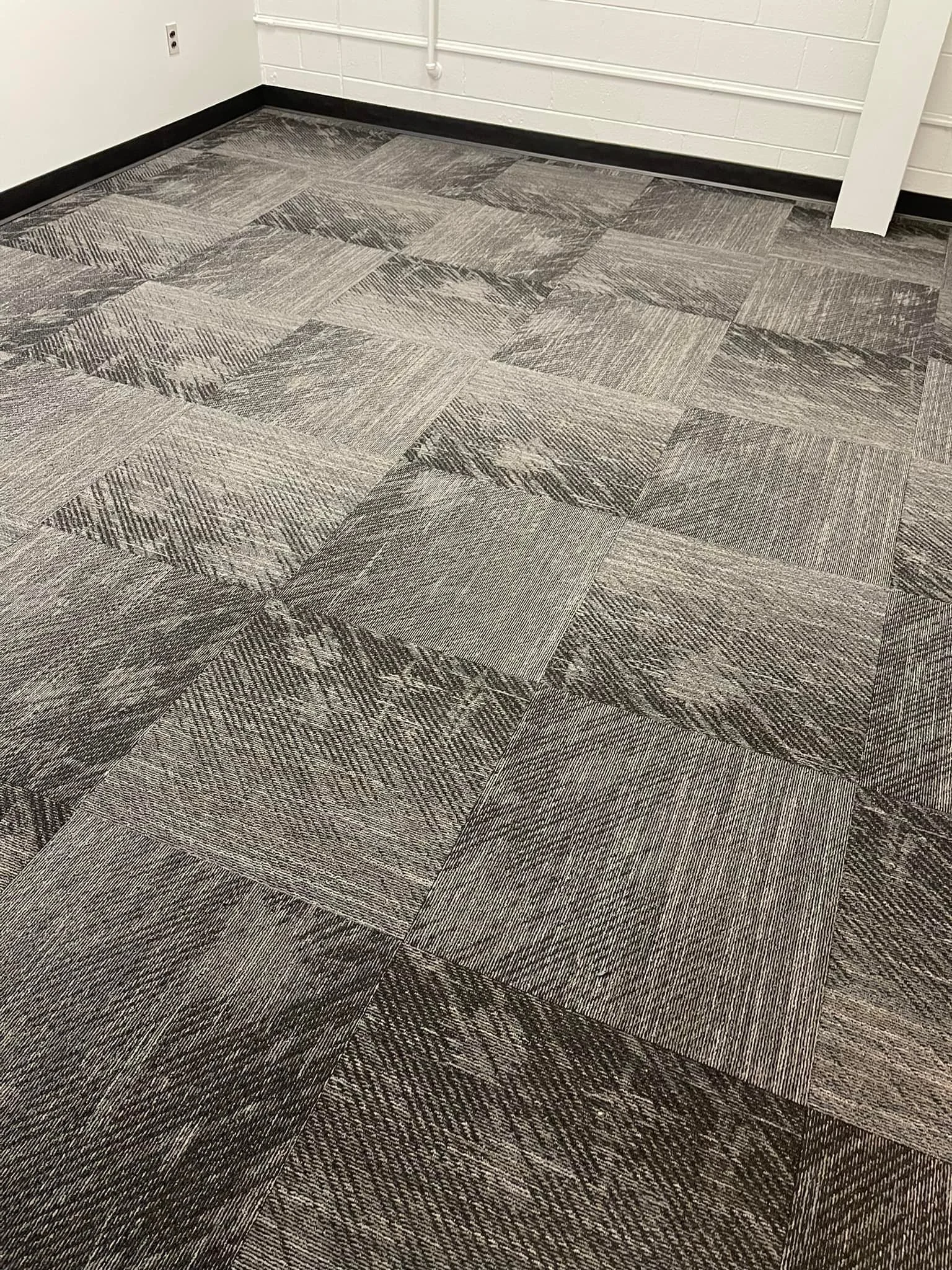 650 yds - Mohawk - Jean Tile GT177 - Low Rise 966
