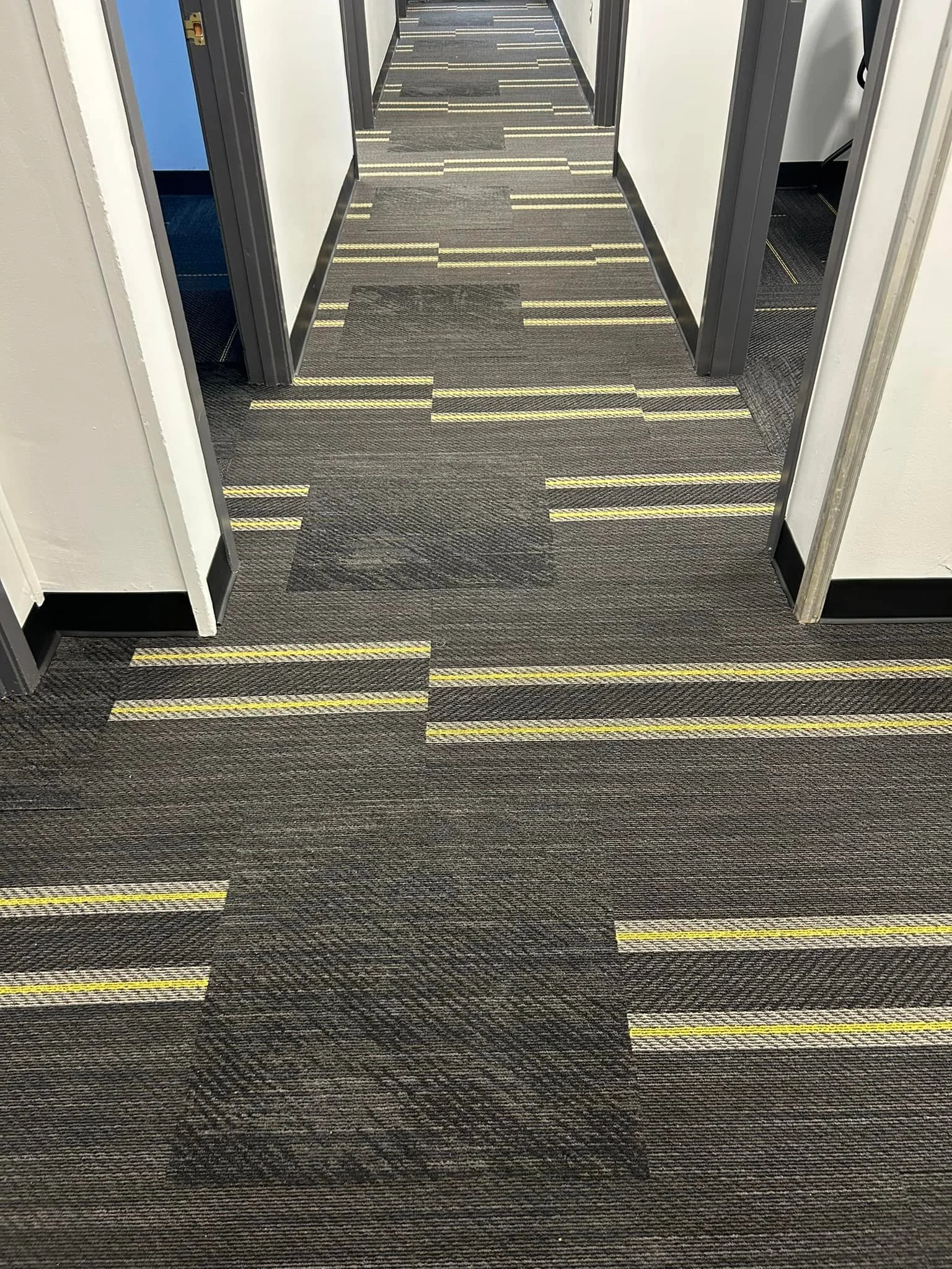 Mohawk Group 
Hem GT178 - Easy 989
Colorbeat GT298 - Ground Turmeric 142
Colorbeat GT160 - Ground Turmeric 142
ZipIt GT296 - Easy 989
Jean GT177 - Easy 989
Selvedge GT179 - Easy 989
Rugged Foundation CO191 - Charcoal Dust 980

