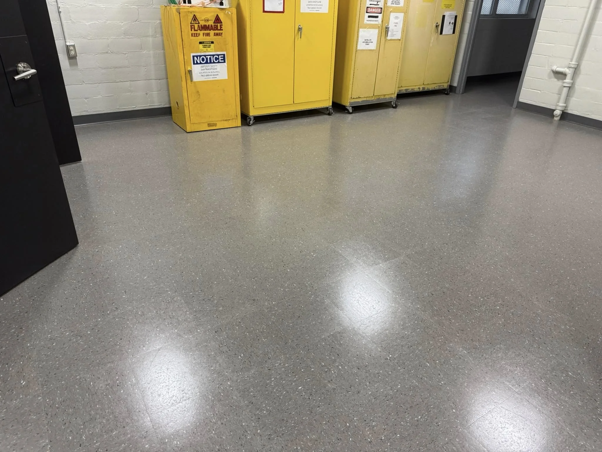 12,600 sqft - AHF Products - Iliad - Falcon Gray
2,640 LF - Roppe Corporation - 700 Series - 123 Charcoal
Floors prepped with HPS Schönox ZM self-leveler in areas, SL in others. Tile waxed with Betco - Hard As Nails floor polish. 