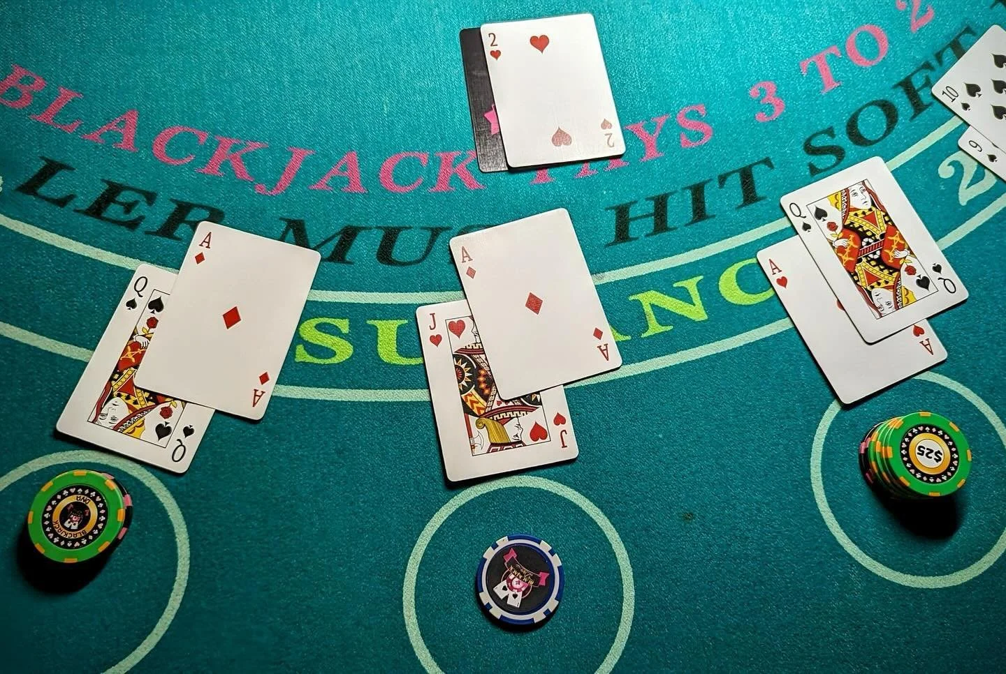 Not a good night for the dealer #blackjack &spades;️&diams;️&clubs;️&hearts;️ 🃏🃏
📸 @nathanofd 
.
.
.
 #blackjack21 #casino #poker #slots #sport #jackpot #gambling  #ace #onlinecasino #casinonight #blackjacktable #event #privateparty #birthdays #gi