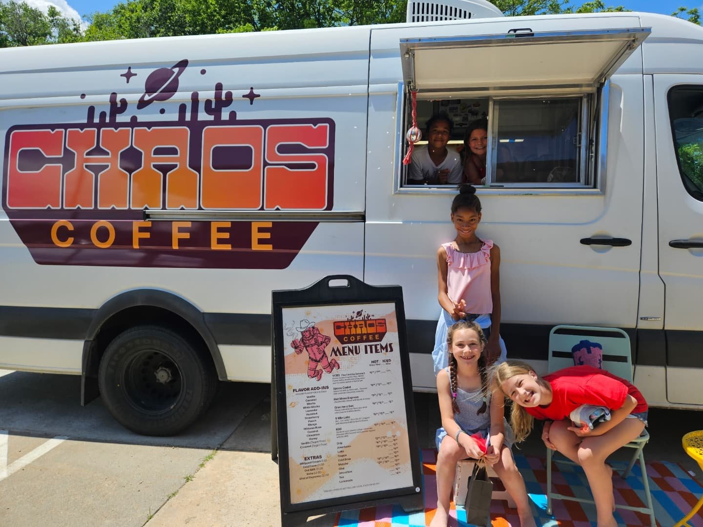 We had a blast at the Jeff West 4th grade graduation party last week π₯³ π
Thank you to the lovely parents who put it all together and thank you for inviting us! We will gladly show up any time! Stay chaotic all summer kids ππ€ͺ
#summerofchaos
#s