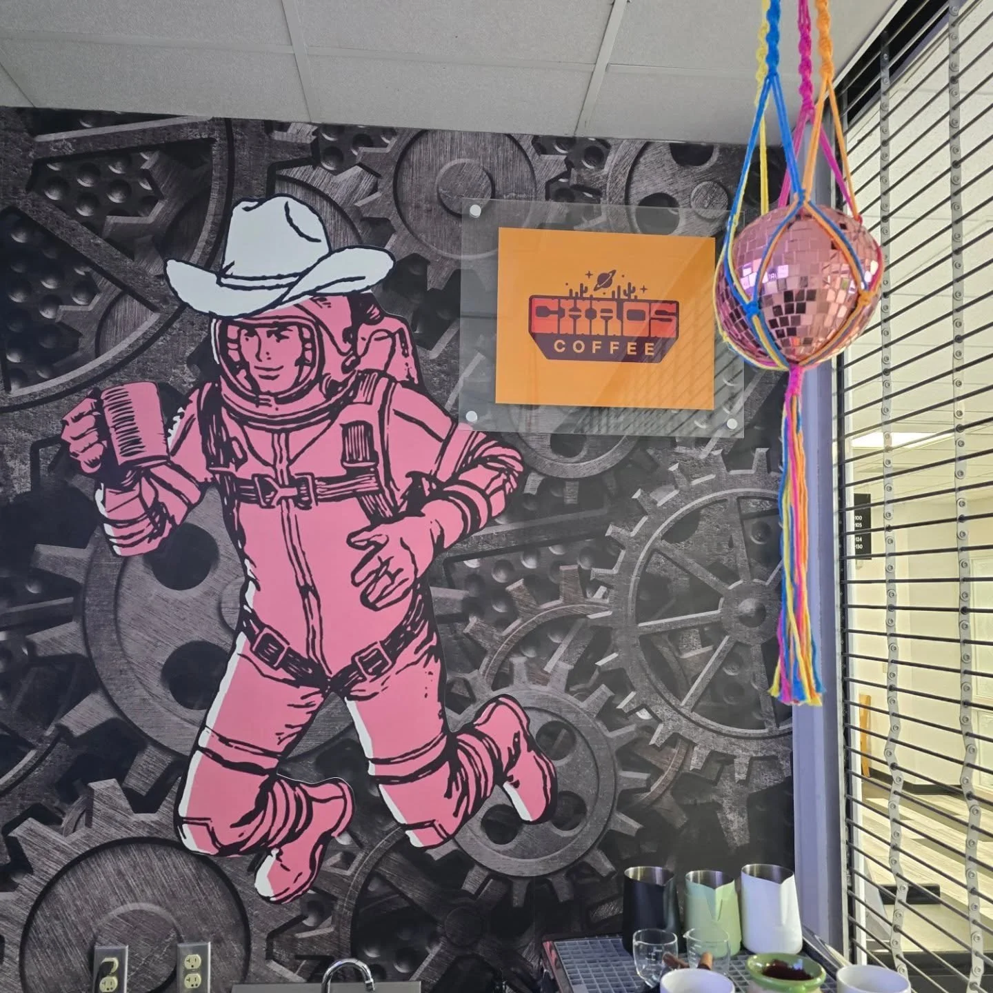 Now that I've got a few days notched under my bells 😉 and a bit of a flow going in my new space, I can announce that I am fully in Townsite and ready to serve you something great! I have my own little spot in the cafe alongside some really great peo