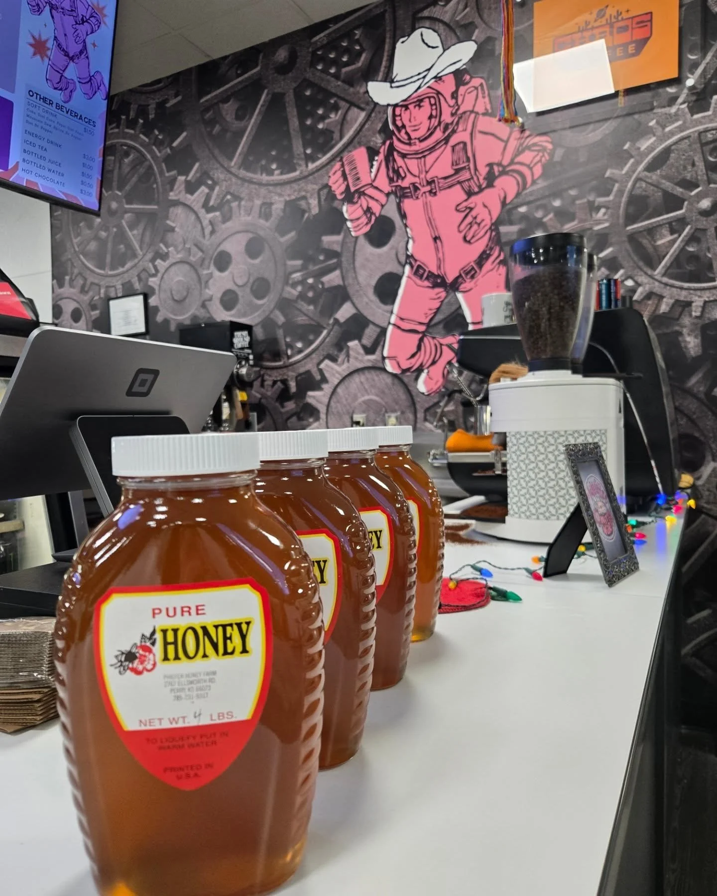 Supporting local every chance we get ~ This pick up was from Phiefer Honey Farm in Perry, ks. Crazy enough, it was literally on my way home. I hope you find ways to support our local businesses this holiday season! Cheers to you! Lets rock this week 