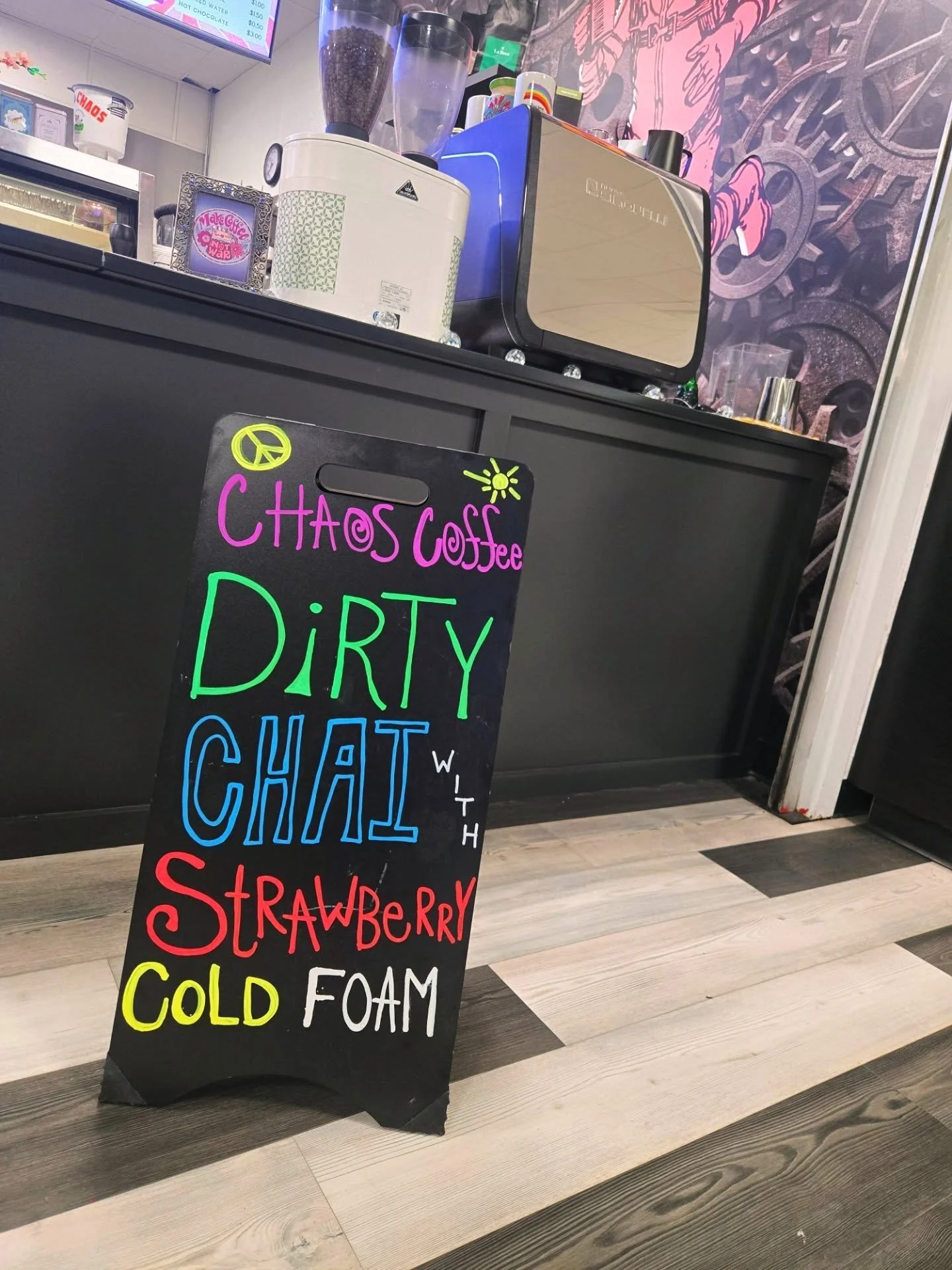 We've been doing a lot of fun funky weekly specials over at the tower @townsitecafe and I got to thinking. . . I should really be posting these on my feed so people can order them ~ duuuhhh 🤪
So heres the newest one, its been a hit 🗽 and I'm going 