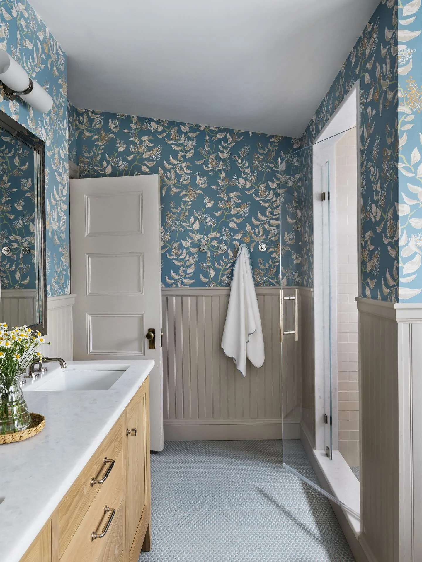 Kicked off 2026 with this charming bathroom for two sisters being featured on @marthastewart (thank you @marnielysekatz for pitching it!) Everything about this bathroom is new with the exception of the claw foot tub. Original to the 1895 home, the cl