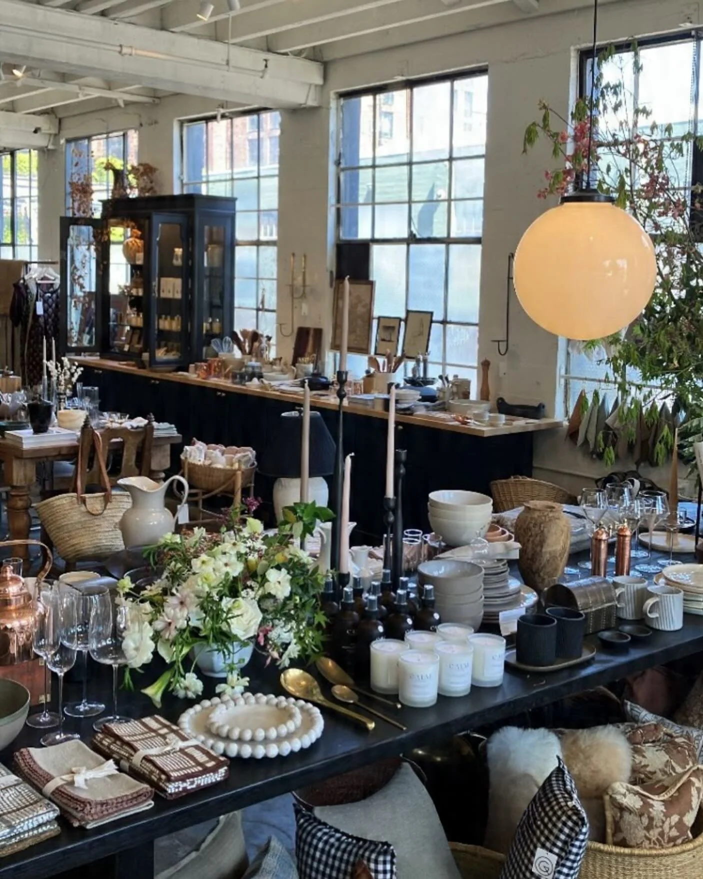 @calmapothecary Candles and Room Sprays spotted at the BEAUTIFUL @hoppeshoppe ! We are thrilled to be at this lovely shop ✨