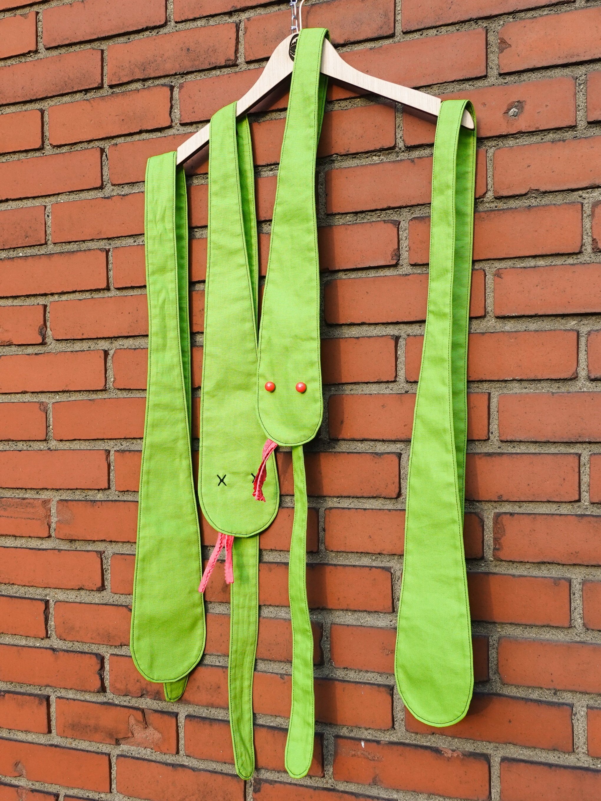 RED EYED SNAKE TIE - no.627