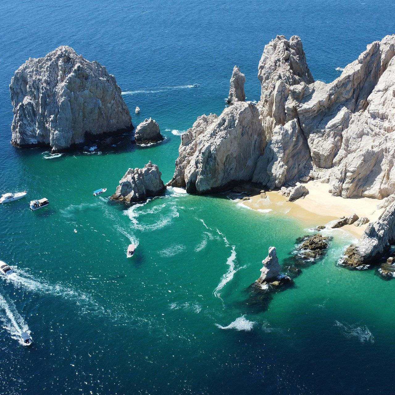 Relax in luxury at Baja California Sur's top resorts and enjoy world-class golfing.