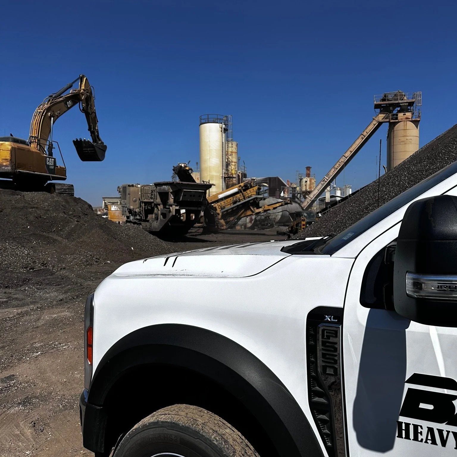 It is a beautiful day to be turning wrenches! #heavyequipmentlife #heavyequipmentrepair #bamheavyequipment