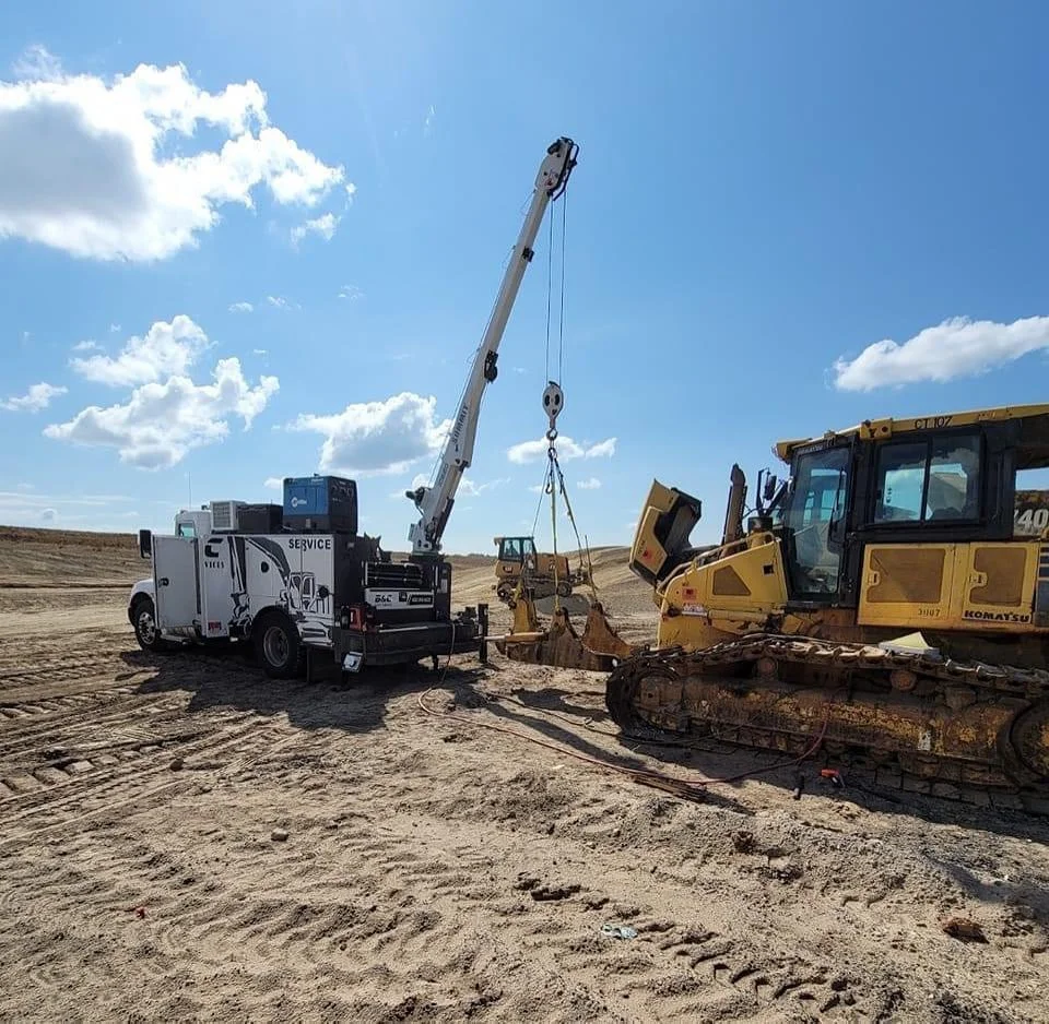 Pulling a C-Frame on a Komatsu D-61 for line boring and some pins and bushings to top it off!! #summittruckbodies #komatsu #linebore #equipment #bulldozer #fieldservice #dirtwork