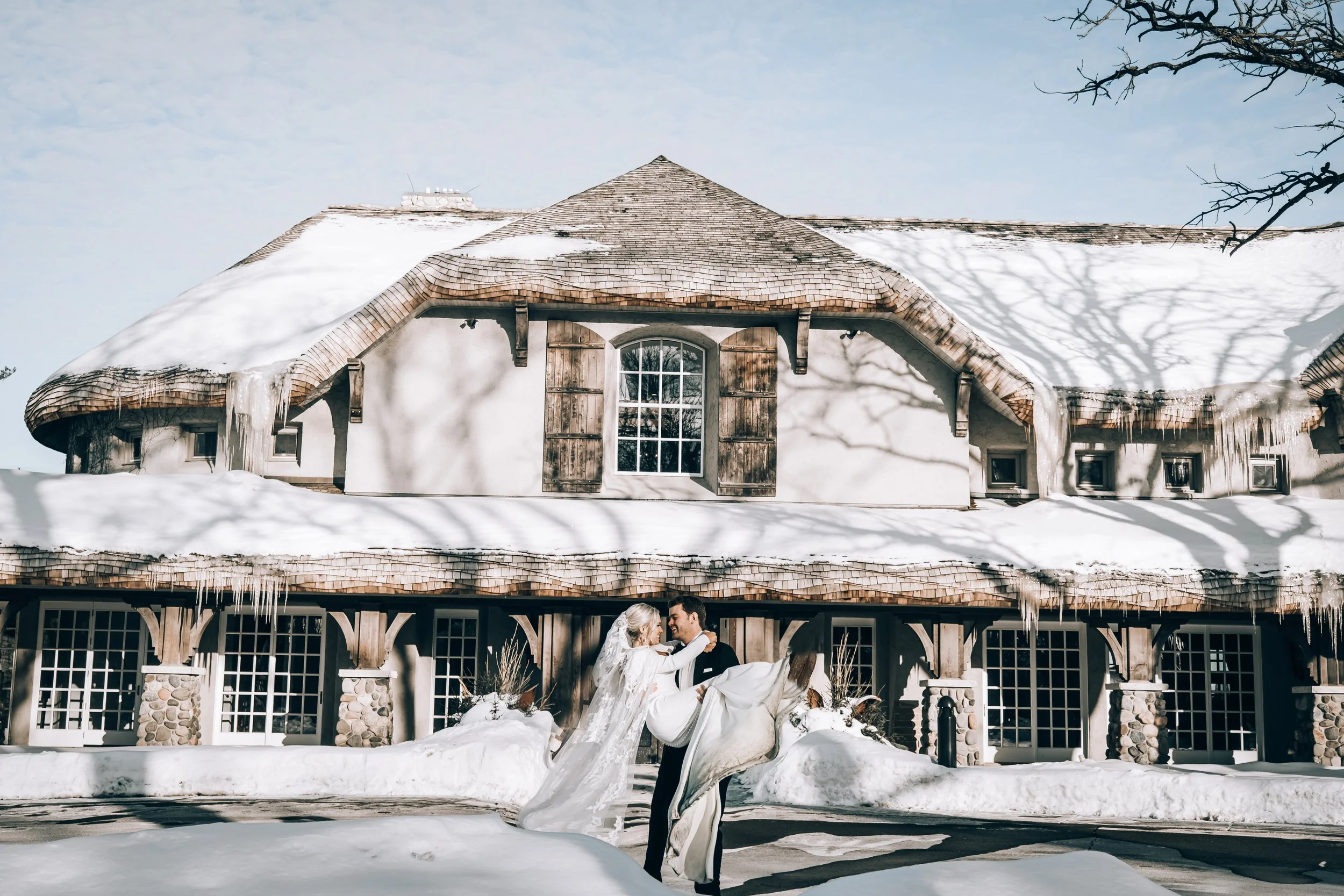 Elegant Winter Wedding Editorial