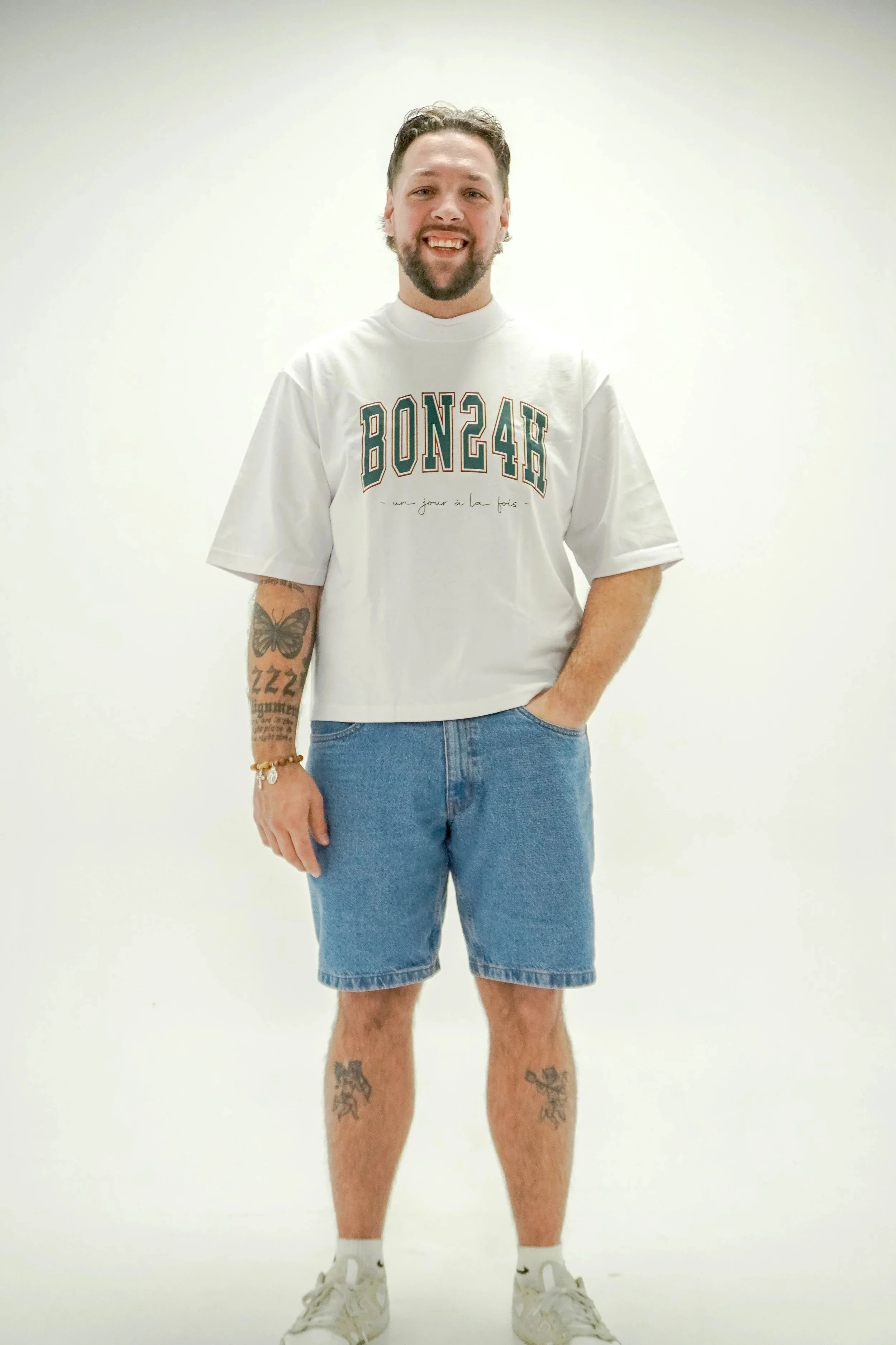 Boxy Tee Blanc - Arch Logo Vert/Rouge