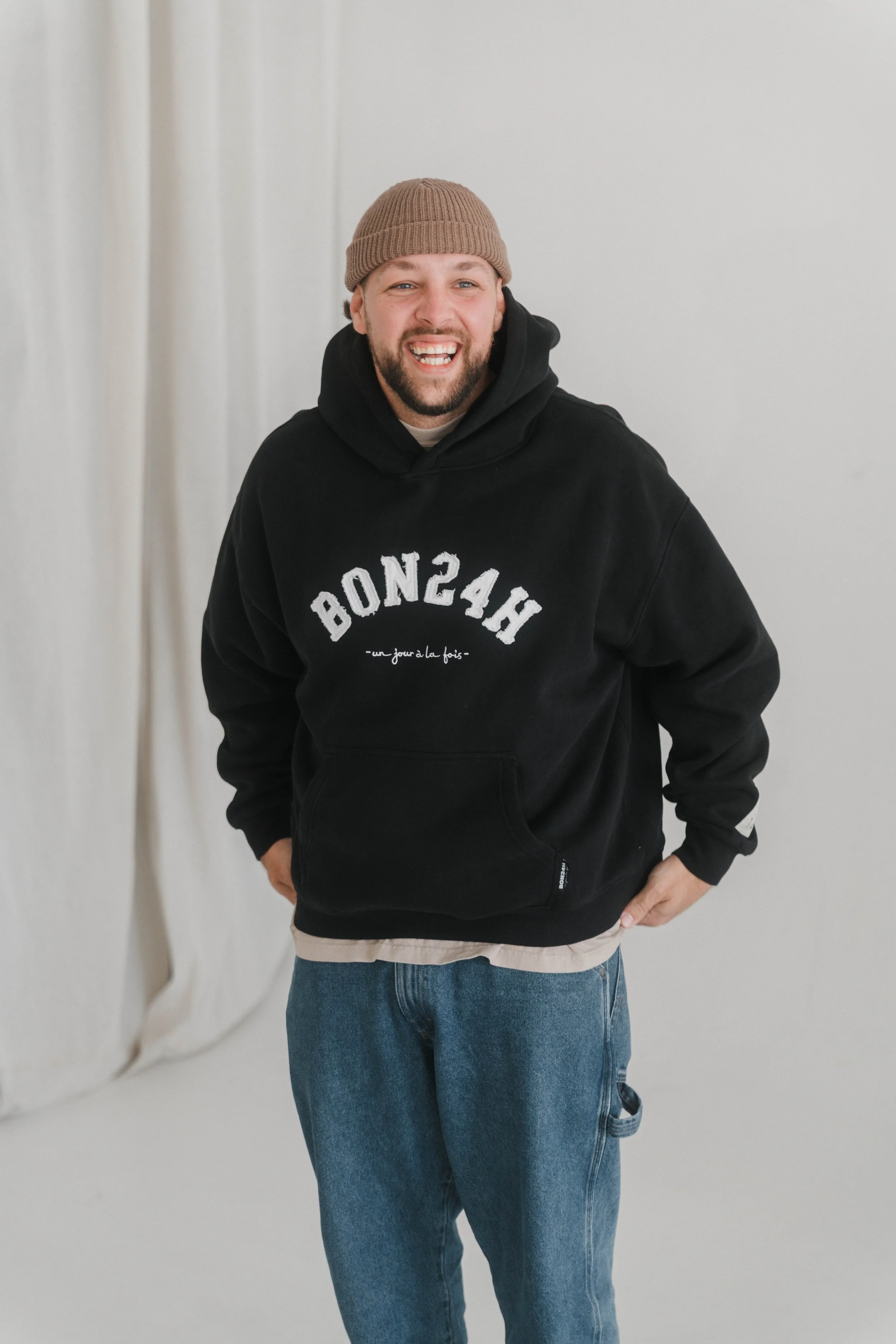 Hoodie Noir - Nouvelle Ère