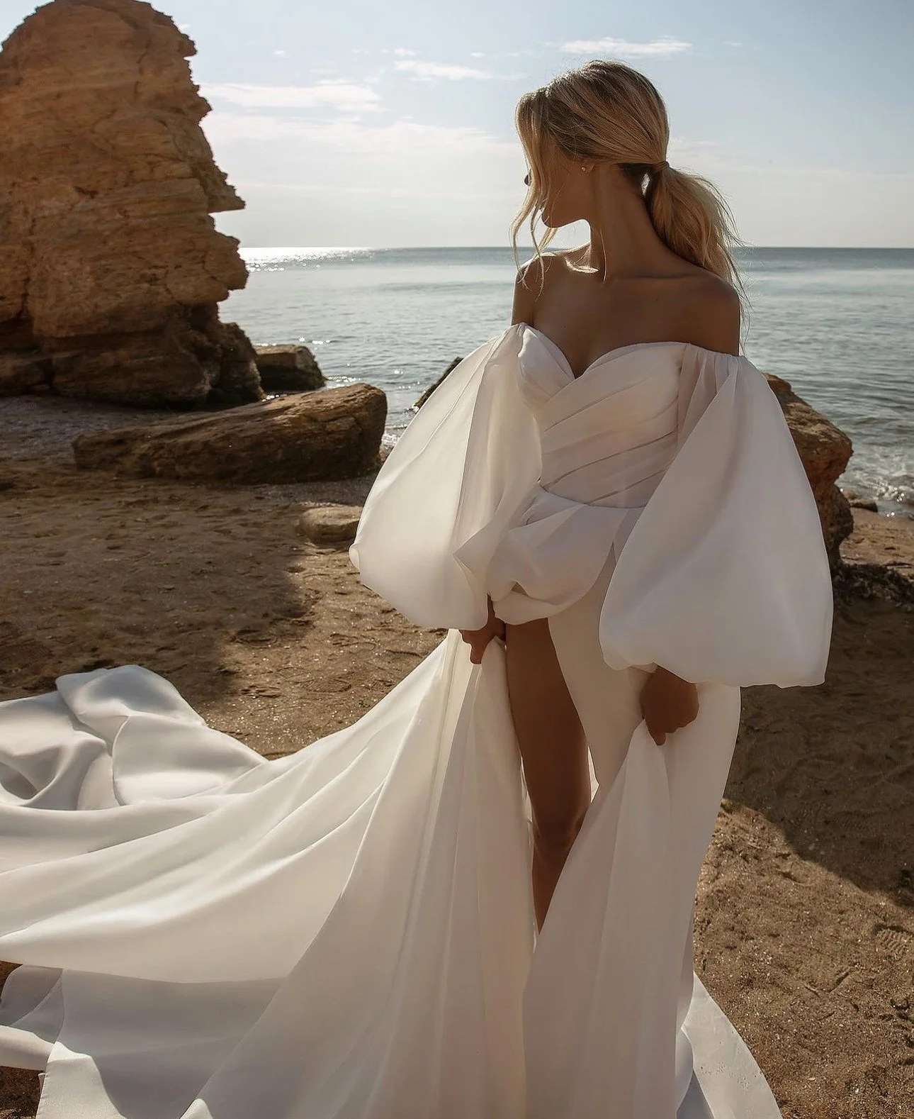beach wedding dresses chicago Flowy Chiffon Rustic Wedding Dresses Beach Wedding Gown with Court Train ARD2613