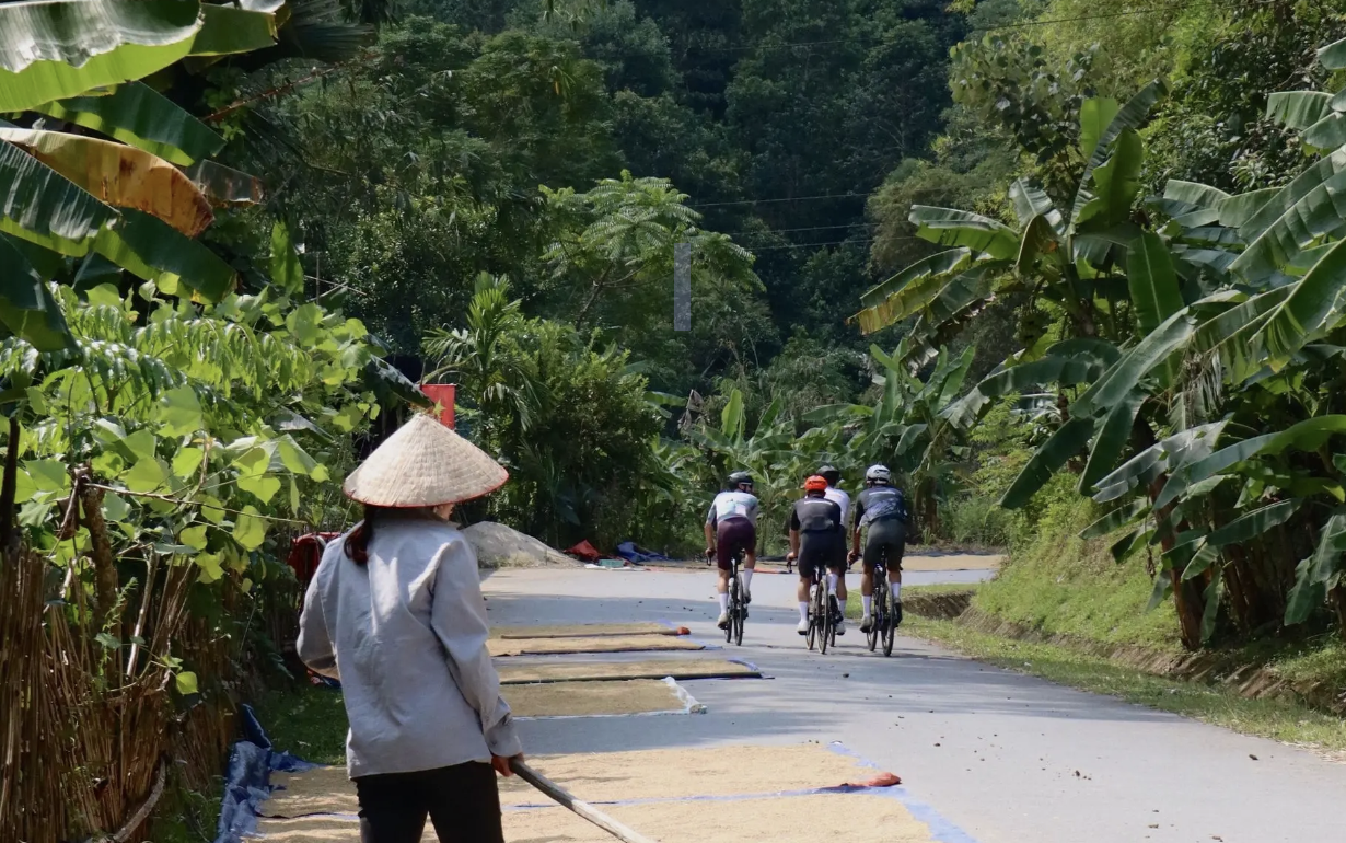 LE COFFEE RIDE TAKE ON THE HA GIANG LOOP