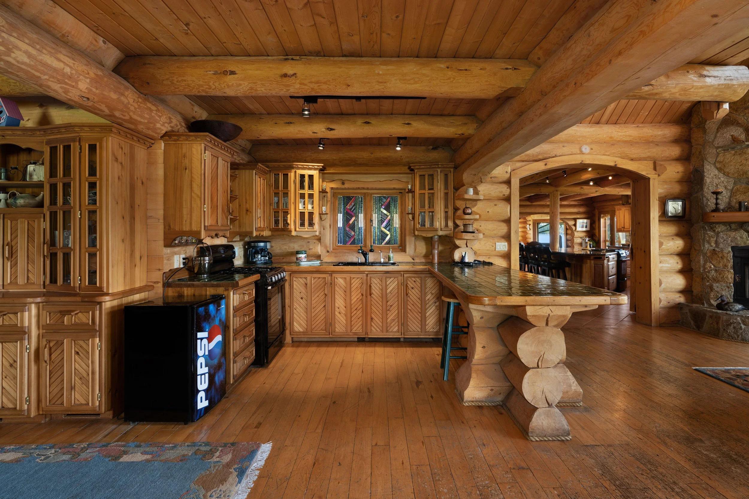 Lakehouse interior - 1595.jpeg