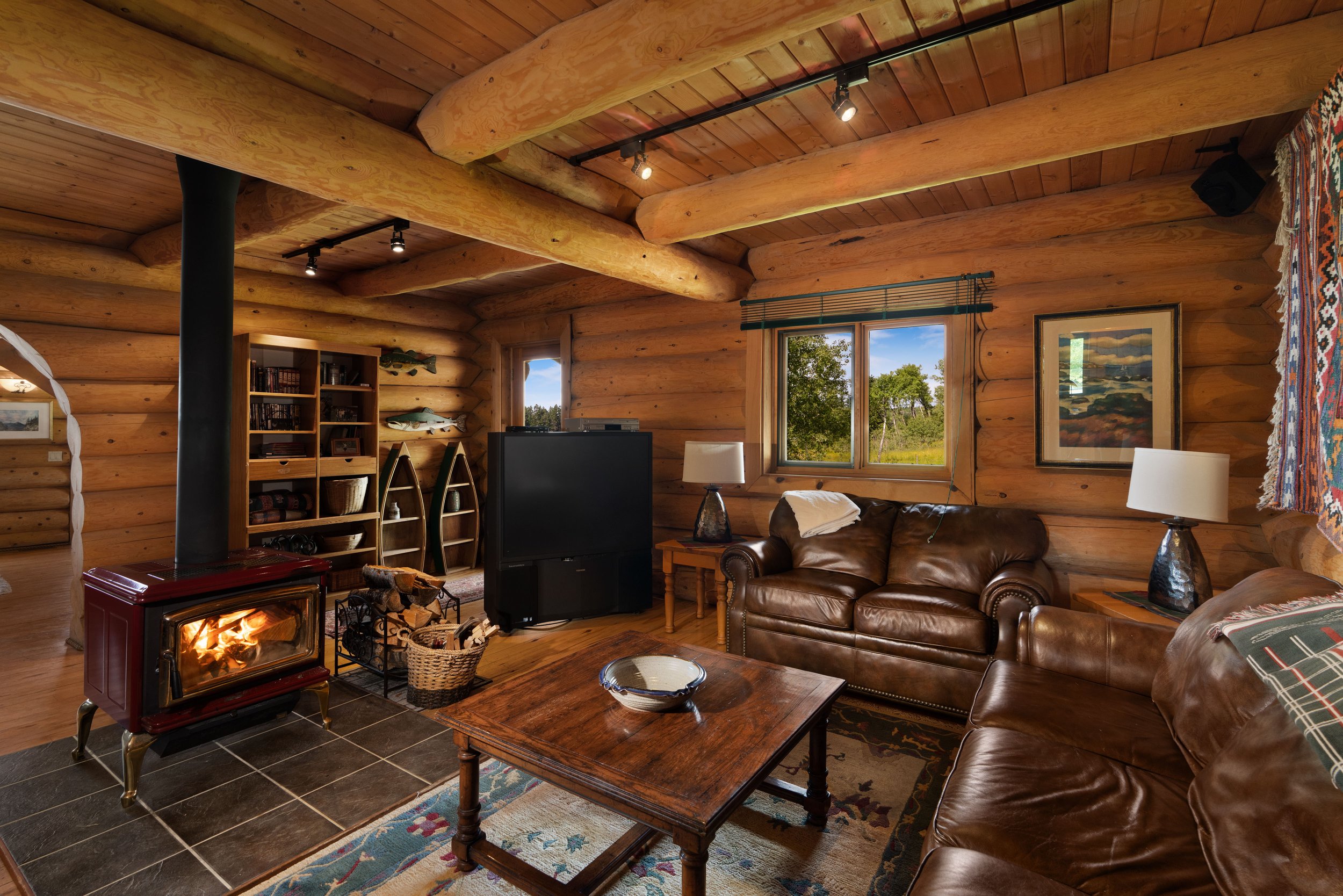 Lakehouse interior - 1572.jpeg