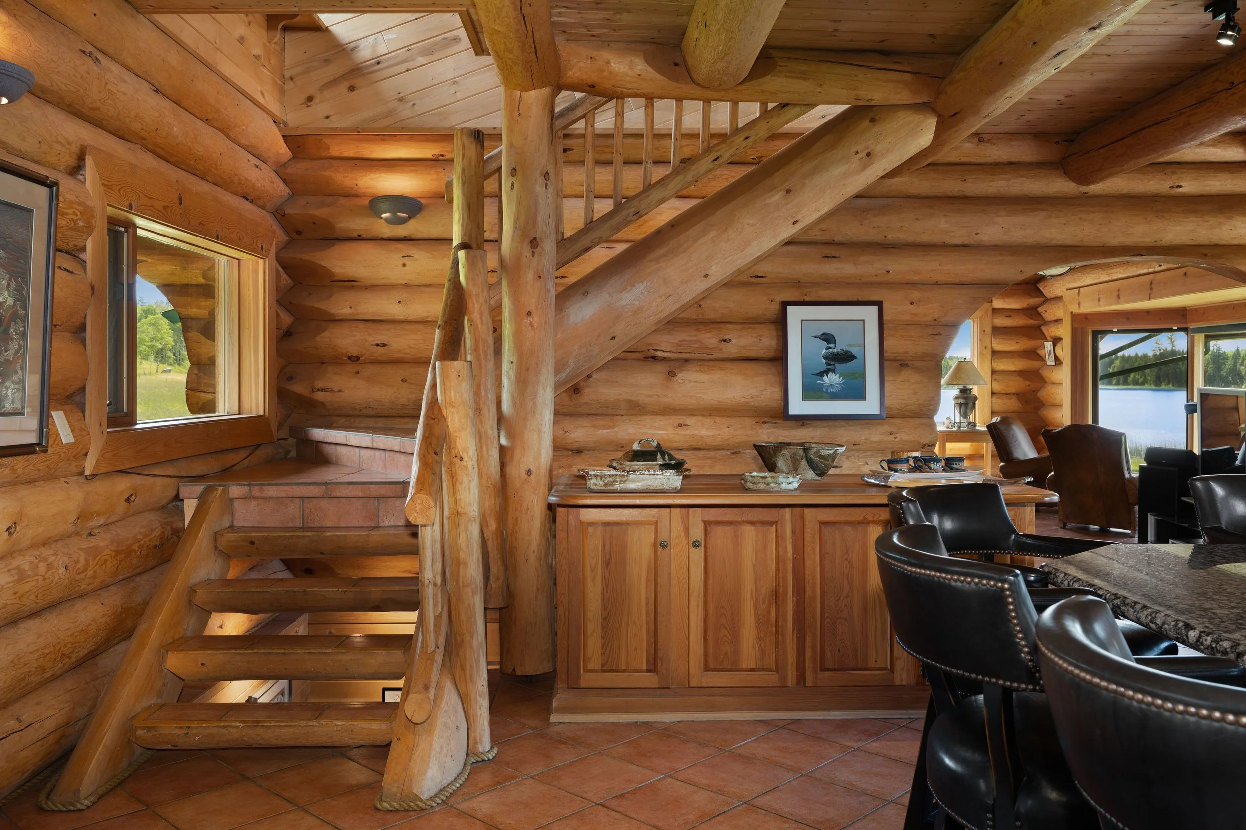 Lakehouse interior - 1656.jpeg