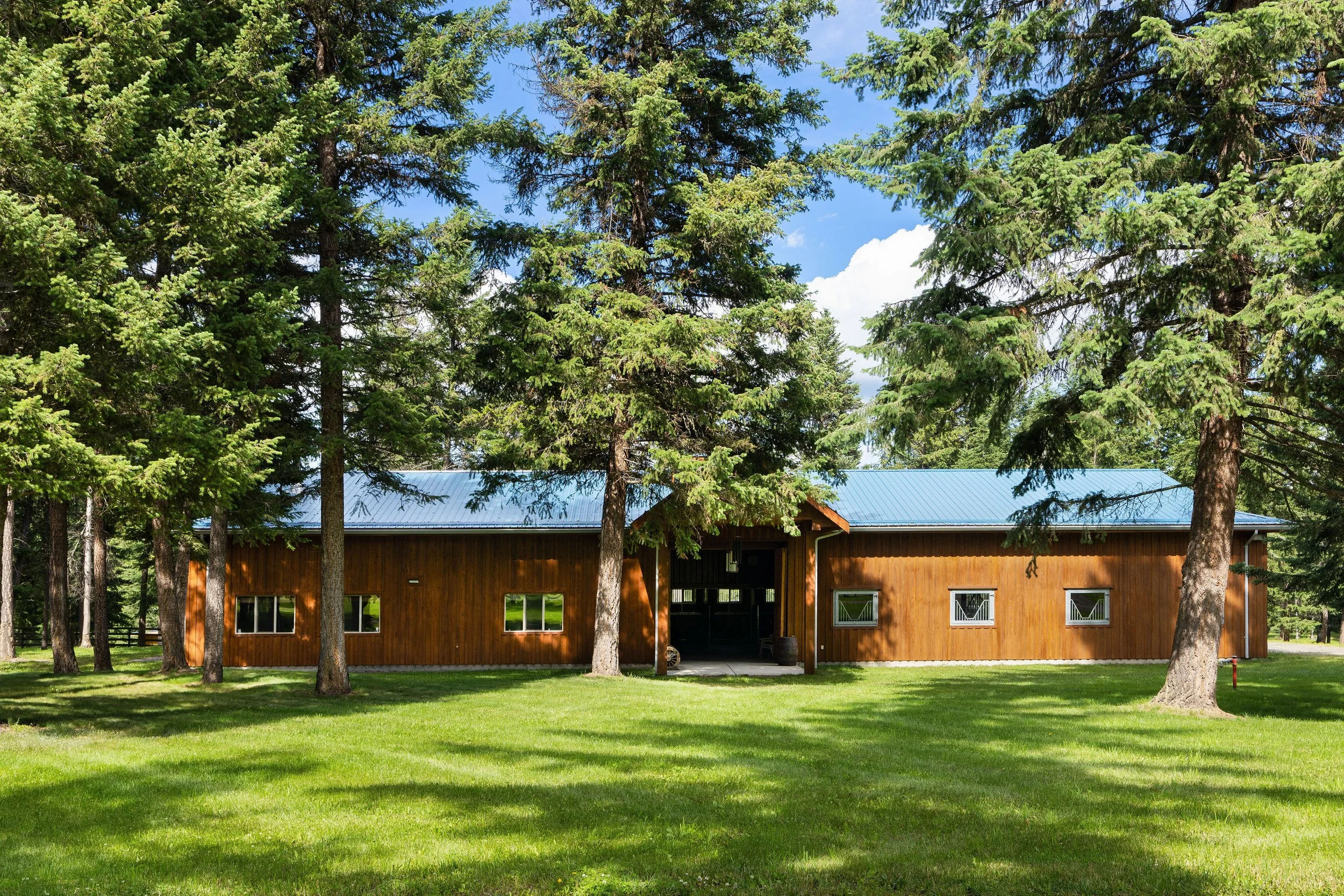 EQ.Barn.SUM.- 9670HiRes.jpeg