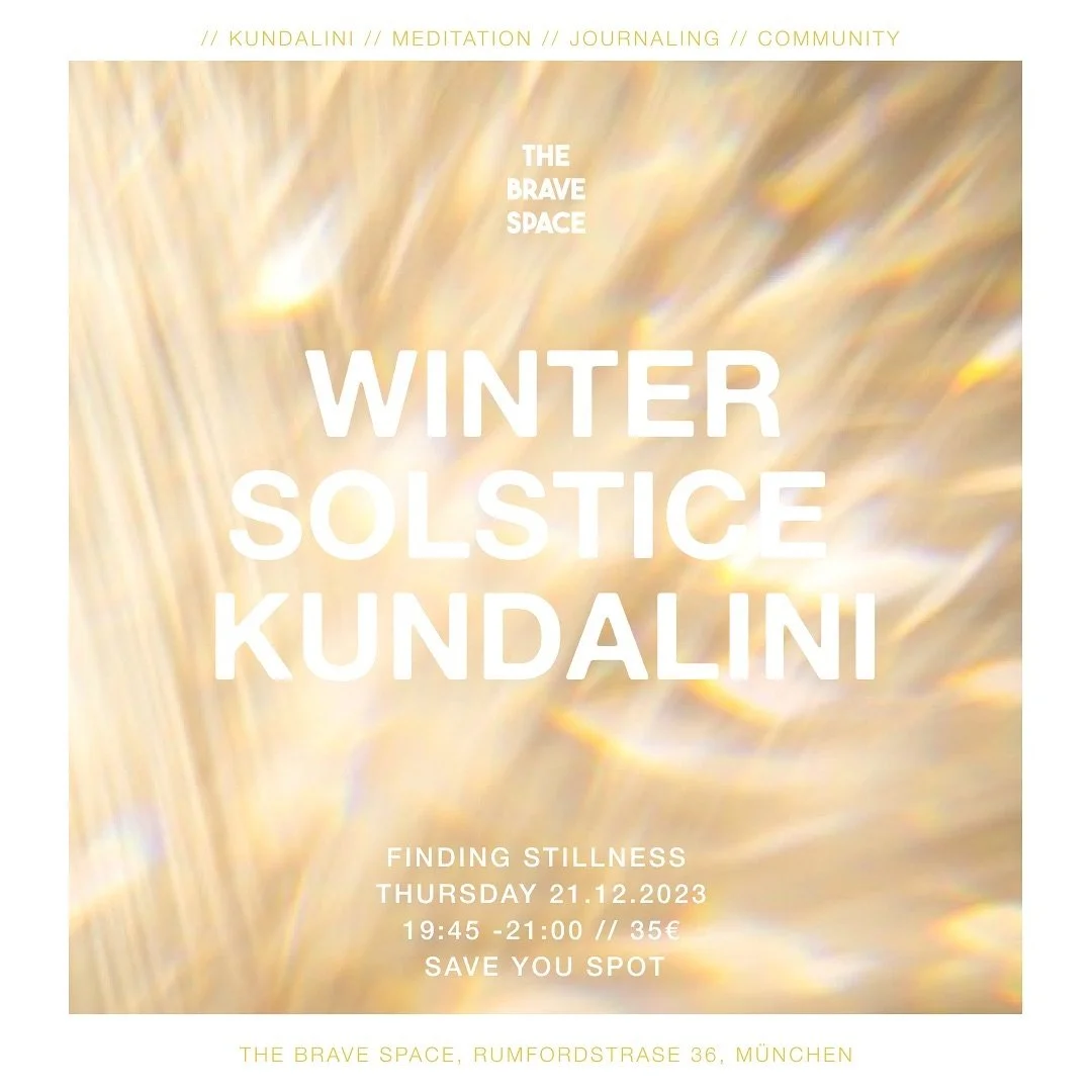 Wintersonnenwende - die Wiedergeburt der Sonne 

21.12.2023 - der dunkelste Tag des Jahres

Zeit der Stille und der Reflektion. 
Zeit, seine eigene Weite und Grenzenlosigkeit zu erfahren. 

@katha.m.holl wird an diesem besonderen Tag der Wintersonnen