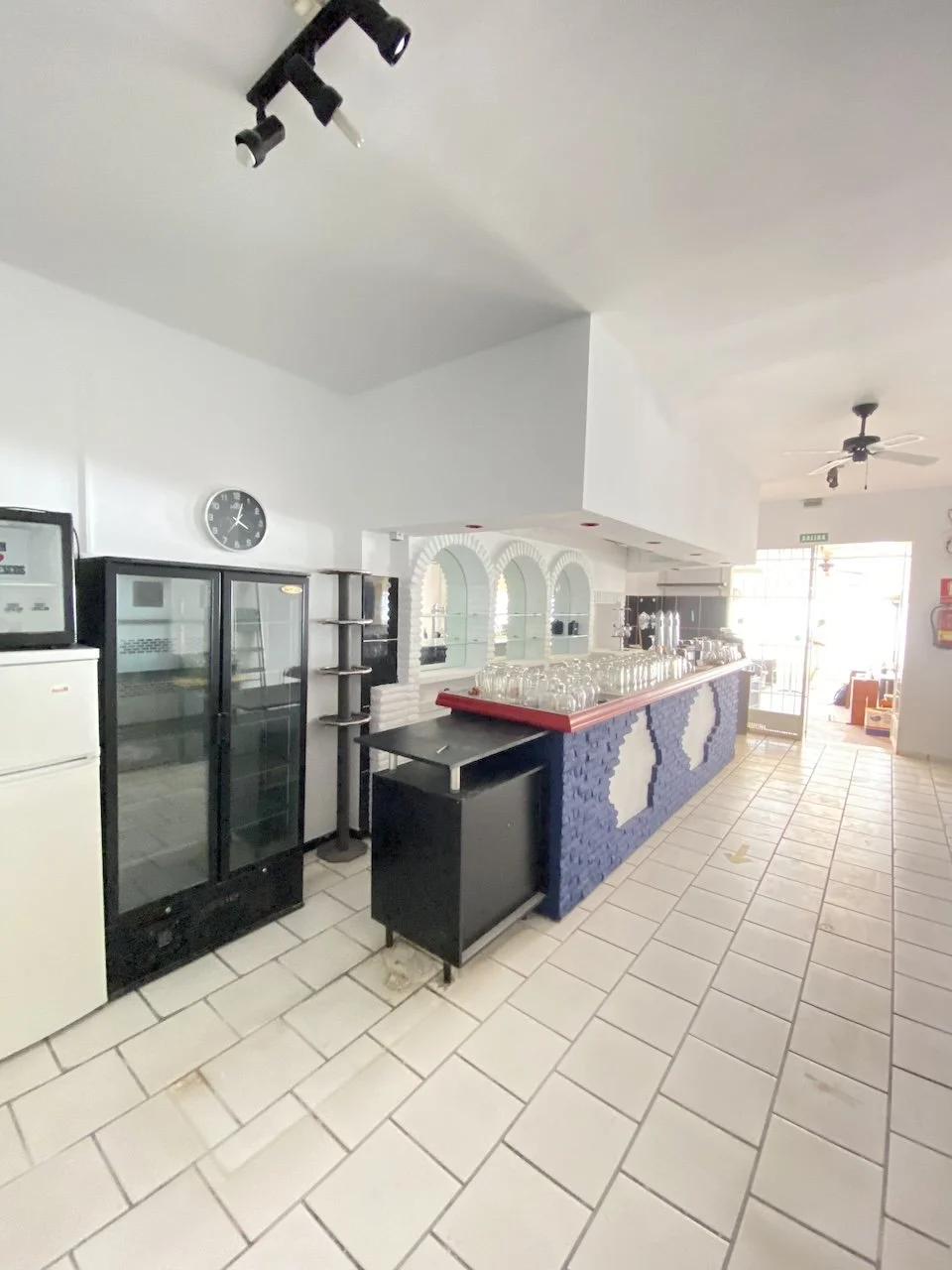 commercial-painting-bars-restaurants-interior-fuengirola-port-20.jpeg