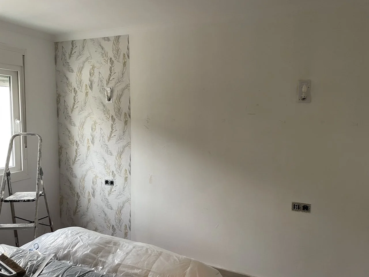 wallpaper-apartment-benalmadena-superior-finishings-1.jpeg