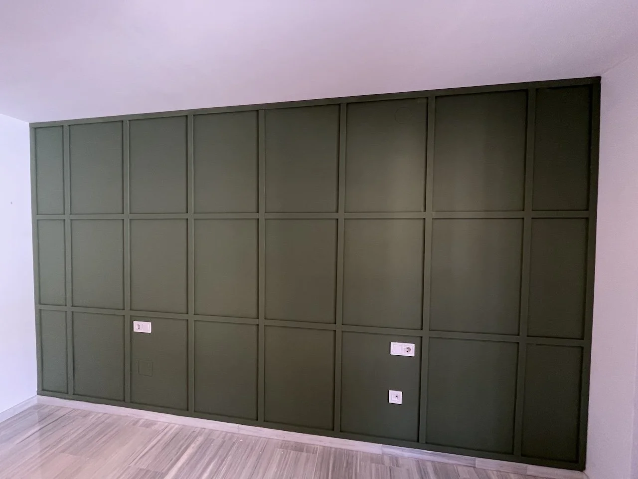 feature-wall-los-pacos-fuengirola-painting-decorating-superior-finishings-15.jpeg
