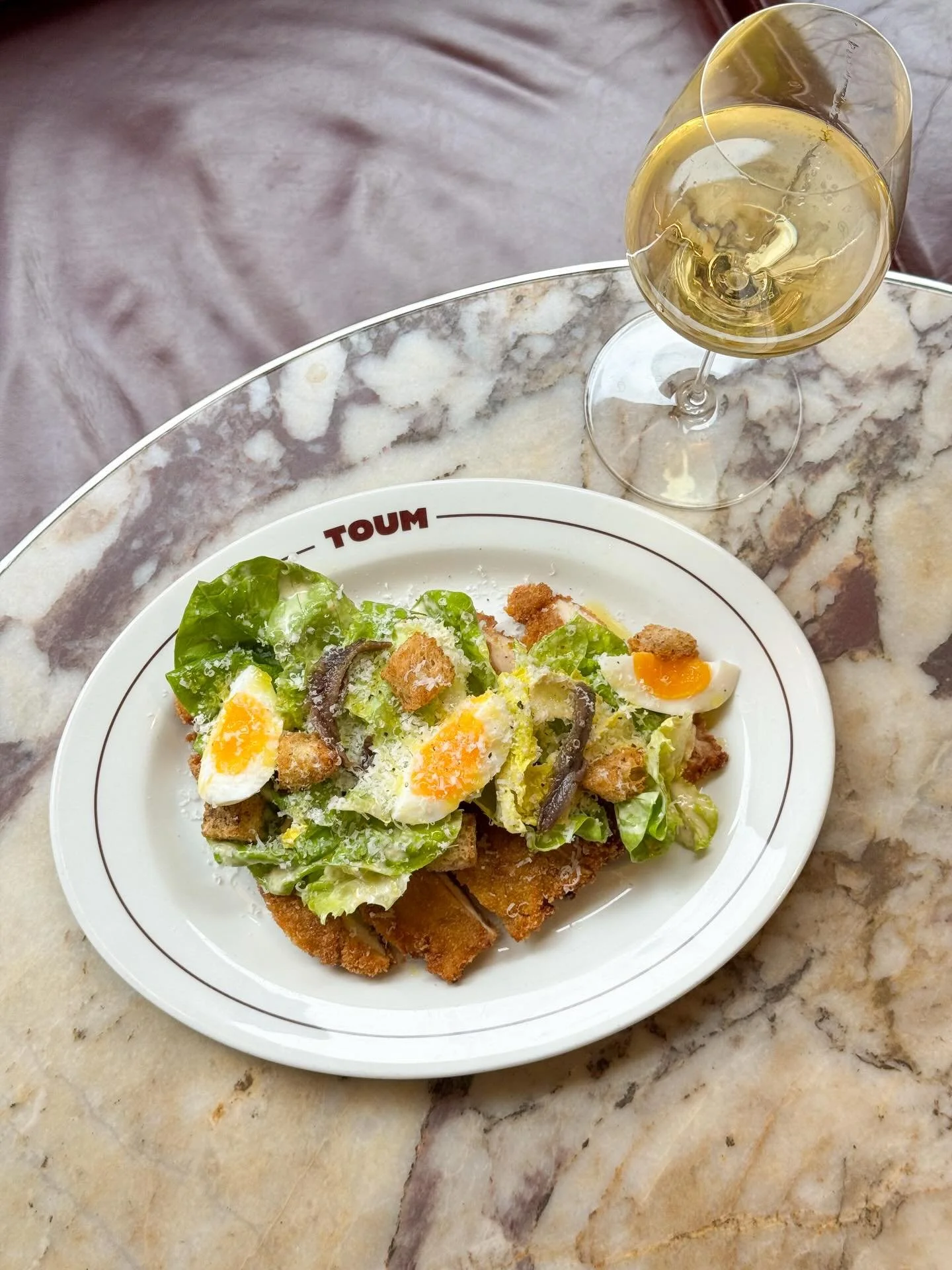 An upgrade you didn&rsquo;t know schnitzel needed. Chicken schnitzel &ldquo;Caesar&rdquo; with soft egg, za&rsquo;atar, and anchovy. Crisp, rich, and beautifully balanced 🥬