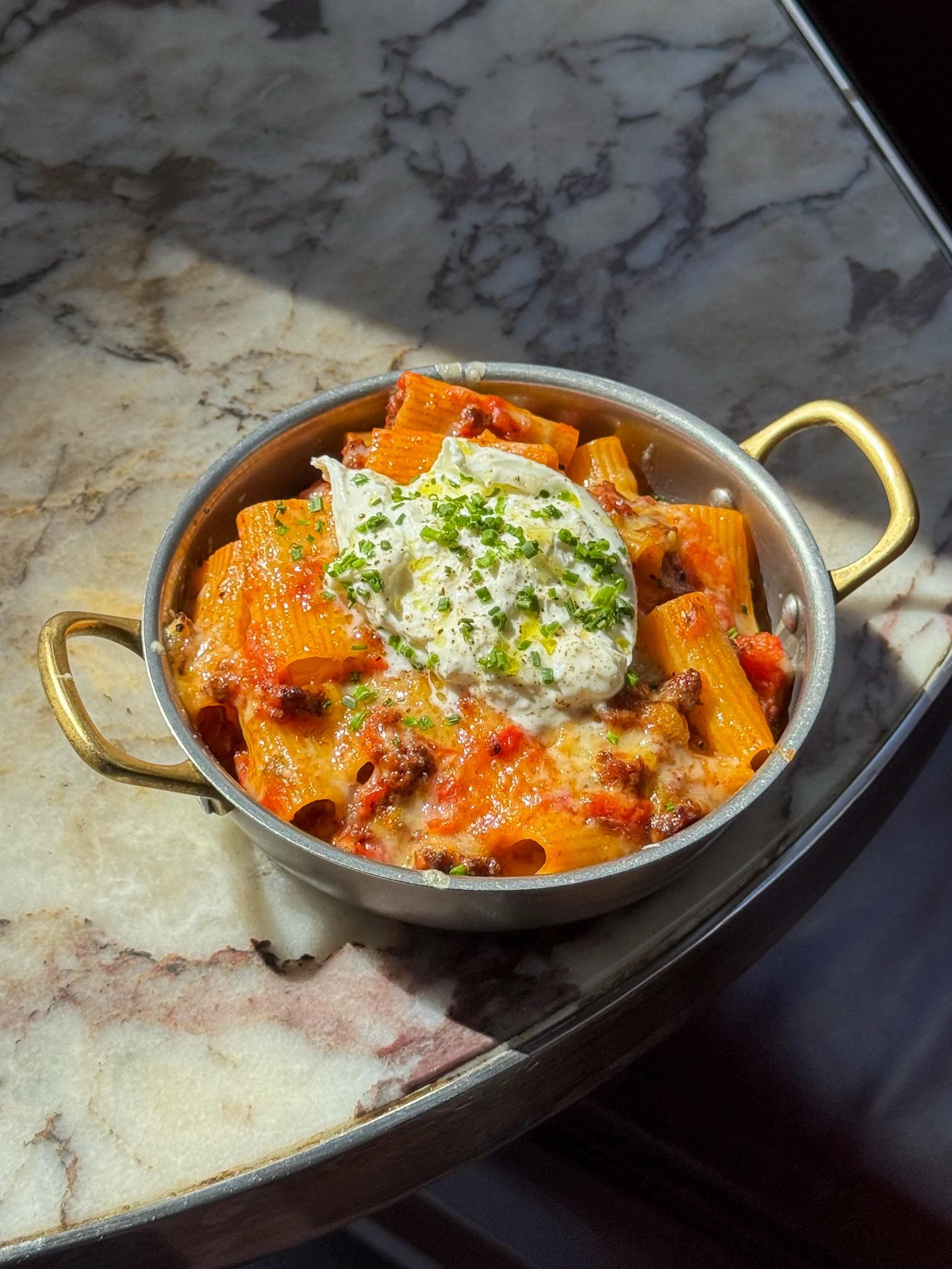A Toum favourite, but now in a smaller serve. Baked sujuk rigatoni with tomato, red pepper, and burrata ❤️&zwj;🔥