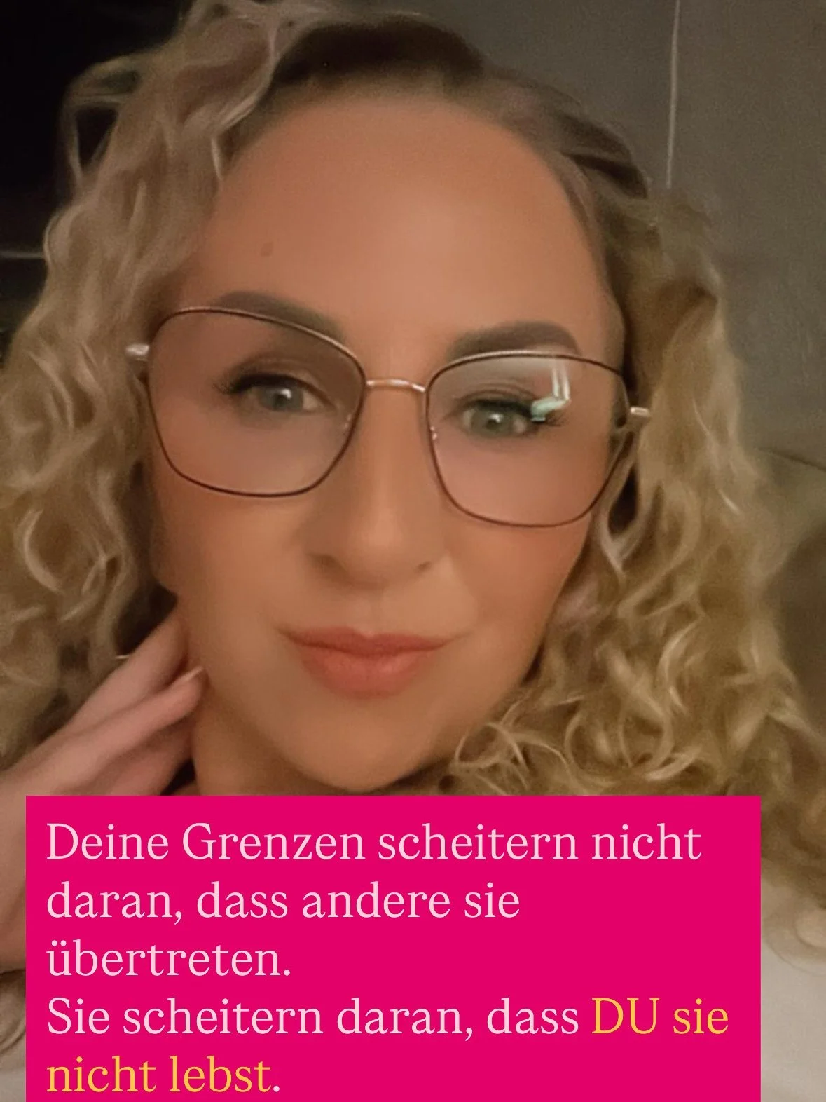Hallo my Love 🫶
Grenzen sind nicht laut. Grenzen sind konsequent.

Viele Frauen glauben, Grenzen bedeuten: &bdquo;Andere m&uuml;ssen sich ver&auml;ndern.&ldquo;
Aber die Wahrheit ist:
Grenzen beginnen dort, wo Du Dich f&uuml;r Dich entscheidest.

✨S