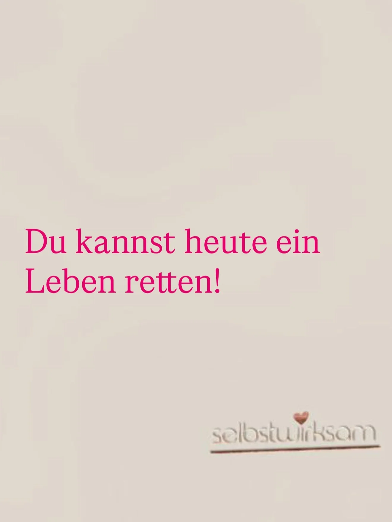Es gibt Momente,
da geht es nicht um Dich.

Sondern darum,
dass Du f&uuml;r jemanden alles sein kannst. 🤍

Ein kleiner Junge braucht Hilfe.
Und vielleicht bist genau DU die Person,
die ihm eine Chance schenkt.

Du musst kein Geld spenden.
Du musst n