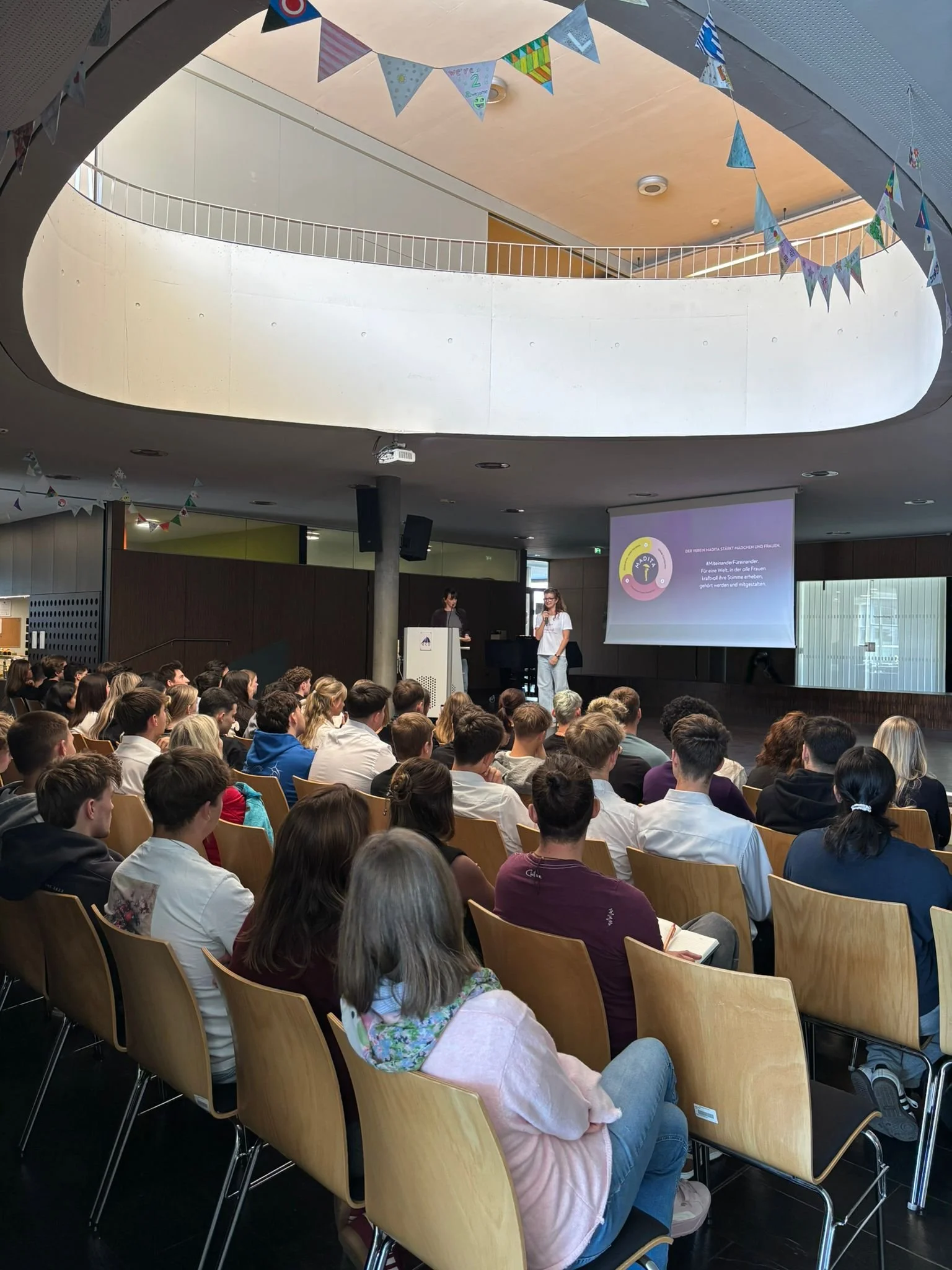 Mut in Telfs: Vier Schülerinnen setzen ein Zeichen für Female Empowerment