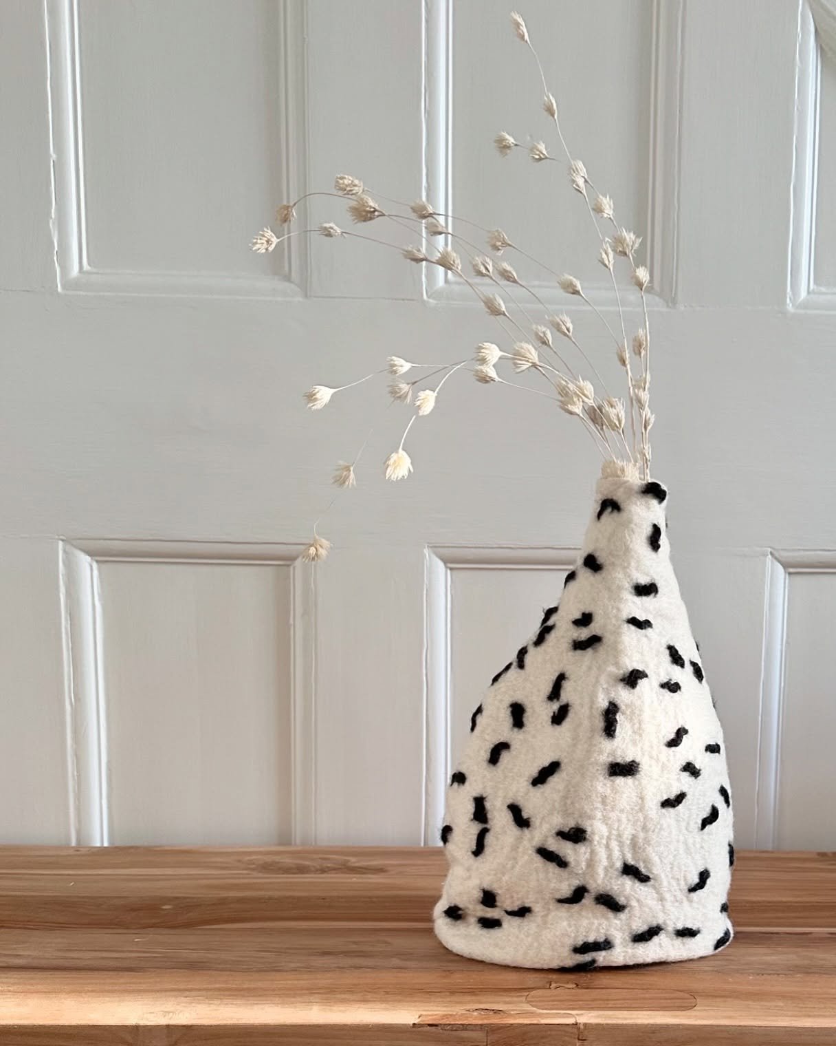 N E W  W O R K&hellip;
Sculptural &lsquo;Speckled&rsquo; vessel

I have been creating a new collection of vessels, inspired by reflections on water. The natural shrinkage of the wool fibres during the felting process enhances the organic shape and ta