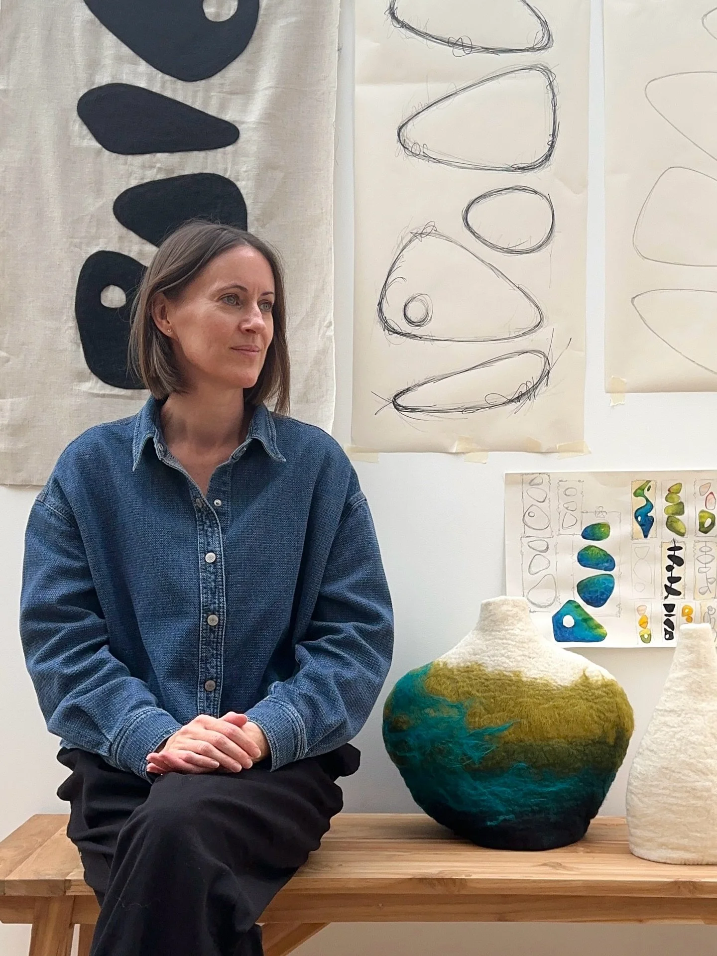 R E C E N T  S T U D I O  M O M E N T S
from sketches to fibre . . . 

A little insight into my creative process,

sketching
perfecting pebble stacks
needle-felt wool fibres on linen
hand-felted sculptural vessels

#textileartist #norwich #fibreart #