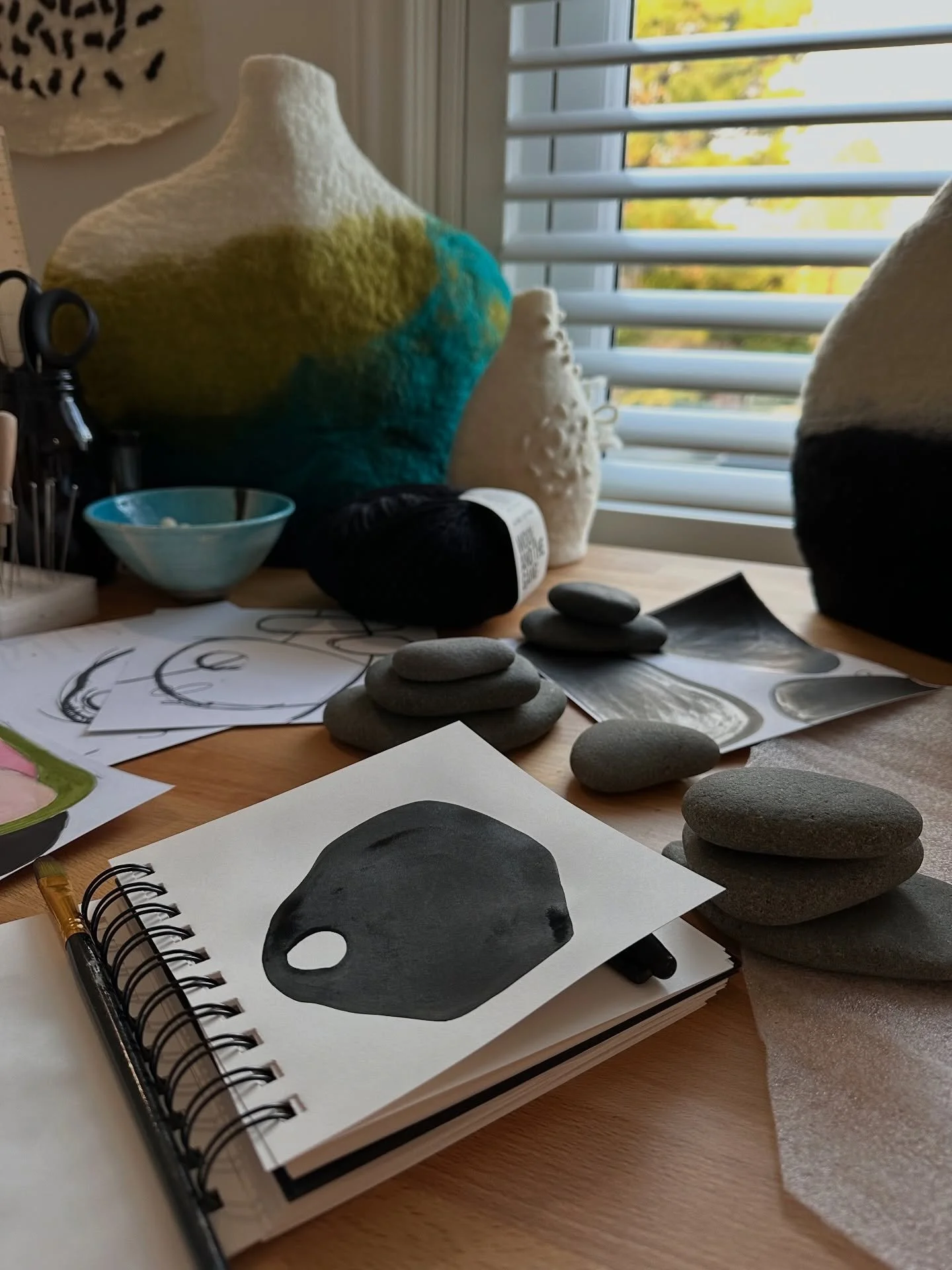 R E C E N T  M O M E N T S 
Time in my creative space. . .
Sketching
Reflecting
Experimenting
Gathering

#creativeprocess 
#artinprogress 
#textileart 
#norwich 
#behindthescenes 
#slowmaking