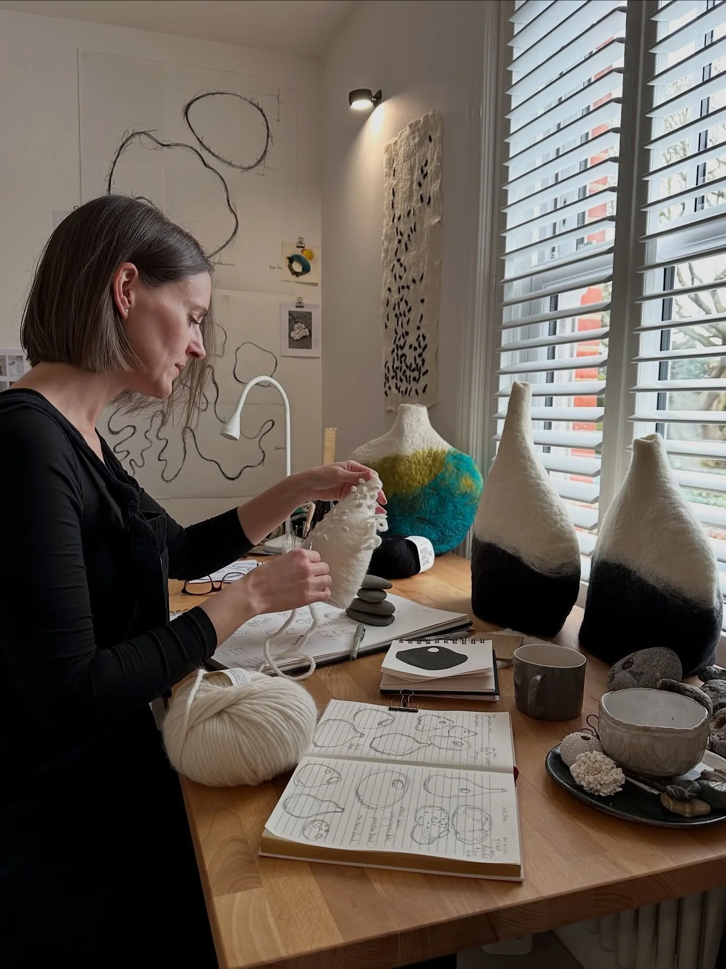 S L O W  H A N D S . . .

Lately in the studio
Slow making
Feeling calm in monochrome

#artstudio #slowhands #textileartist
#norwich #contemporarytextiles