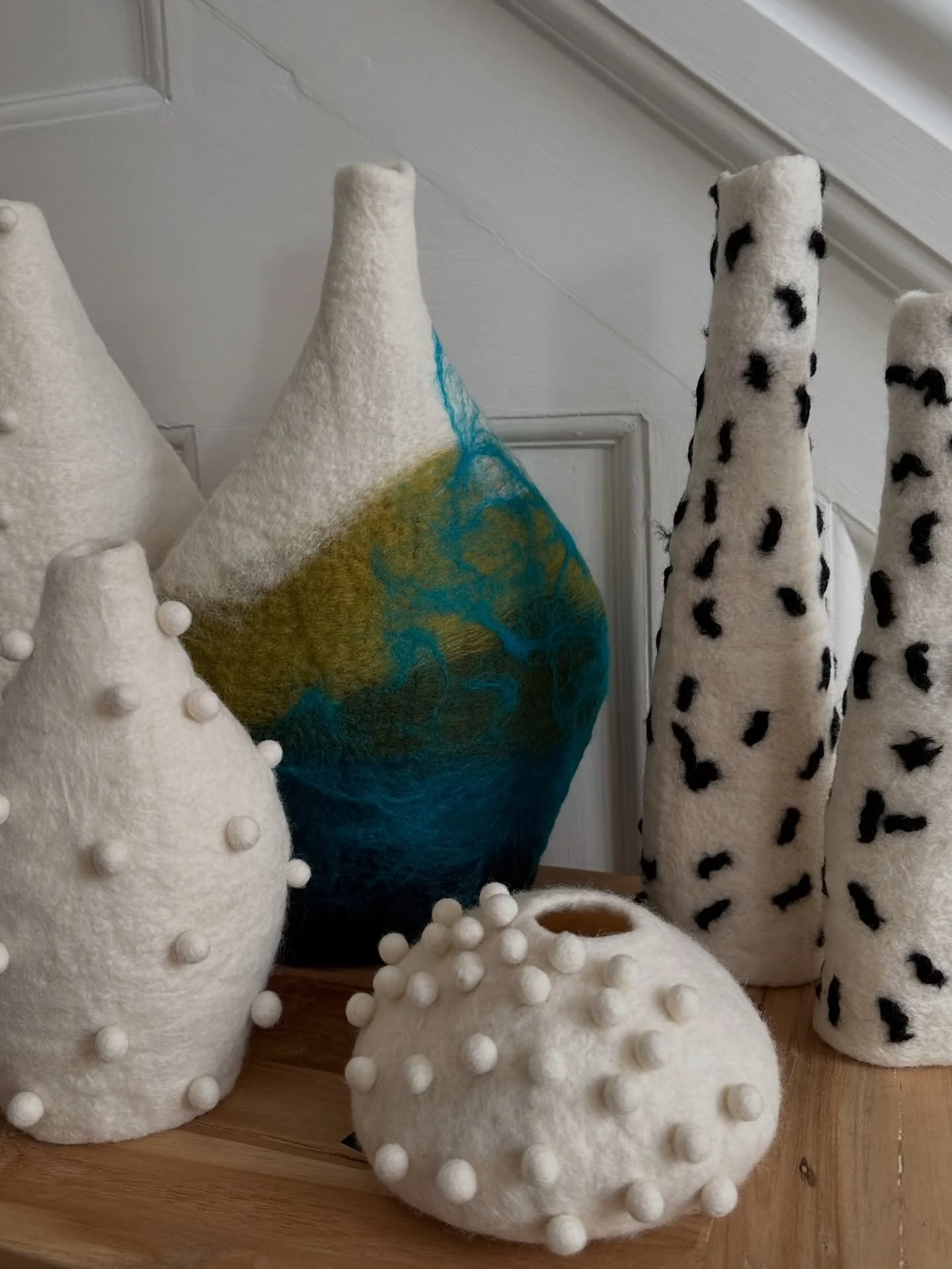 A curated selection of sculptural vessels on their way to the @lkt_london Summer Pop-Up at @thisishost, 9&ndash;12th July.

I&rsquo;m so excited to be sharing my vessels at Laura&rsquo;s (@lkt_london) beautiful pop-up. Our vision and passion align th