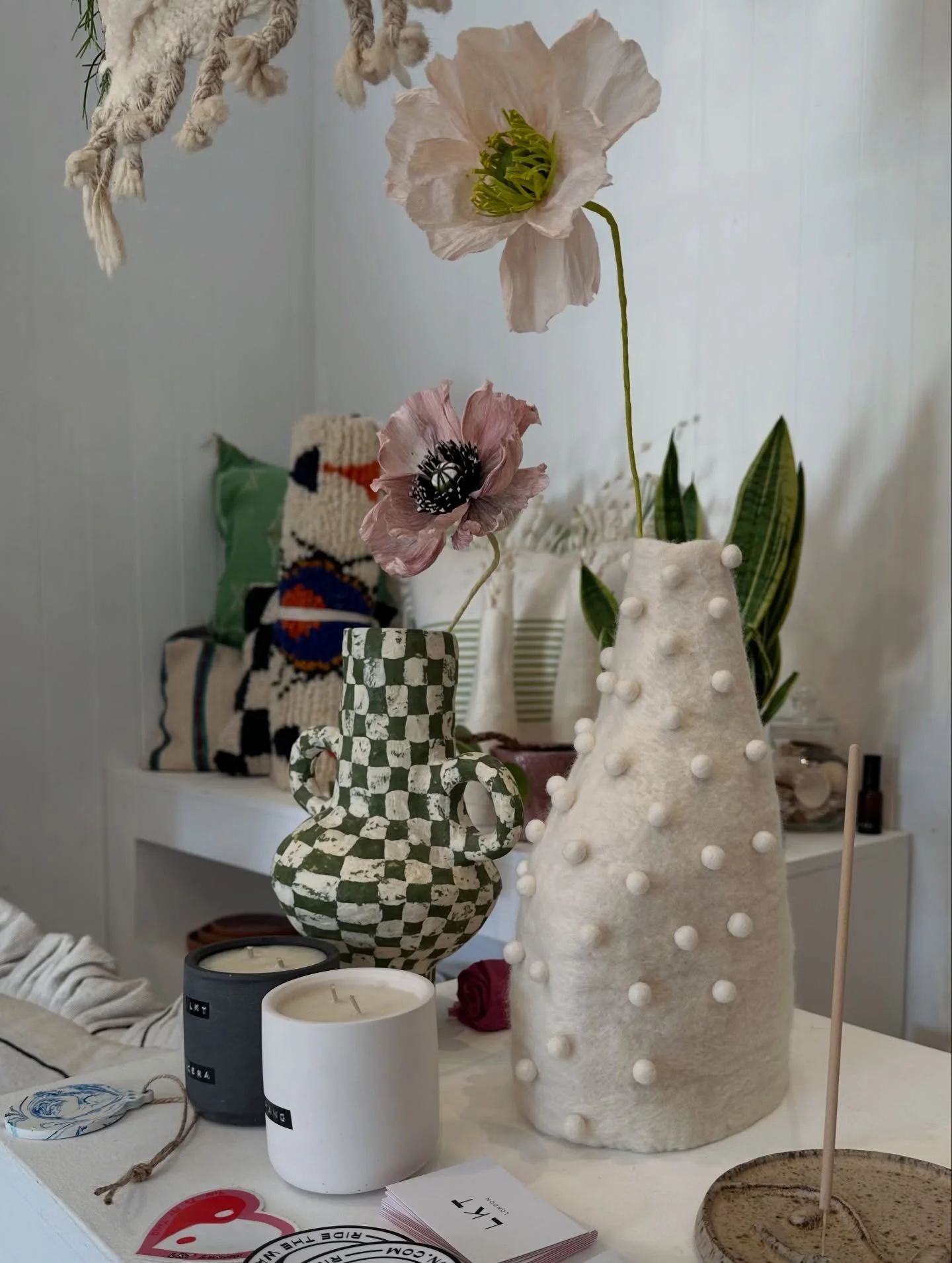 Last week . . .

Snippets from a beautifully sunny day in London, hand delivering a collection of my sculptural vessels to the @lkt_london &lsquo;Summer Pop Up&rsquo;&hellip;

It was such a pleasure to see my &lsquo;Sea Flora&rsquo;, &lsquo;Coastal F