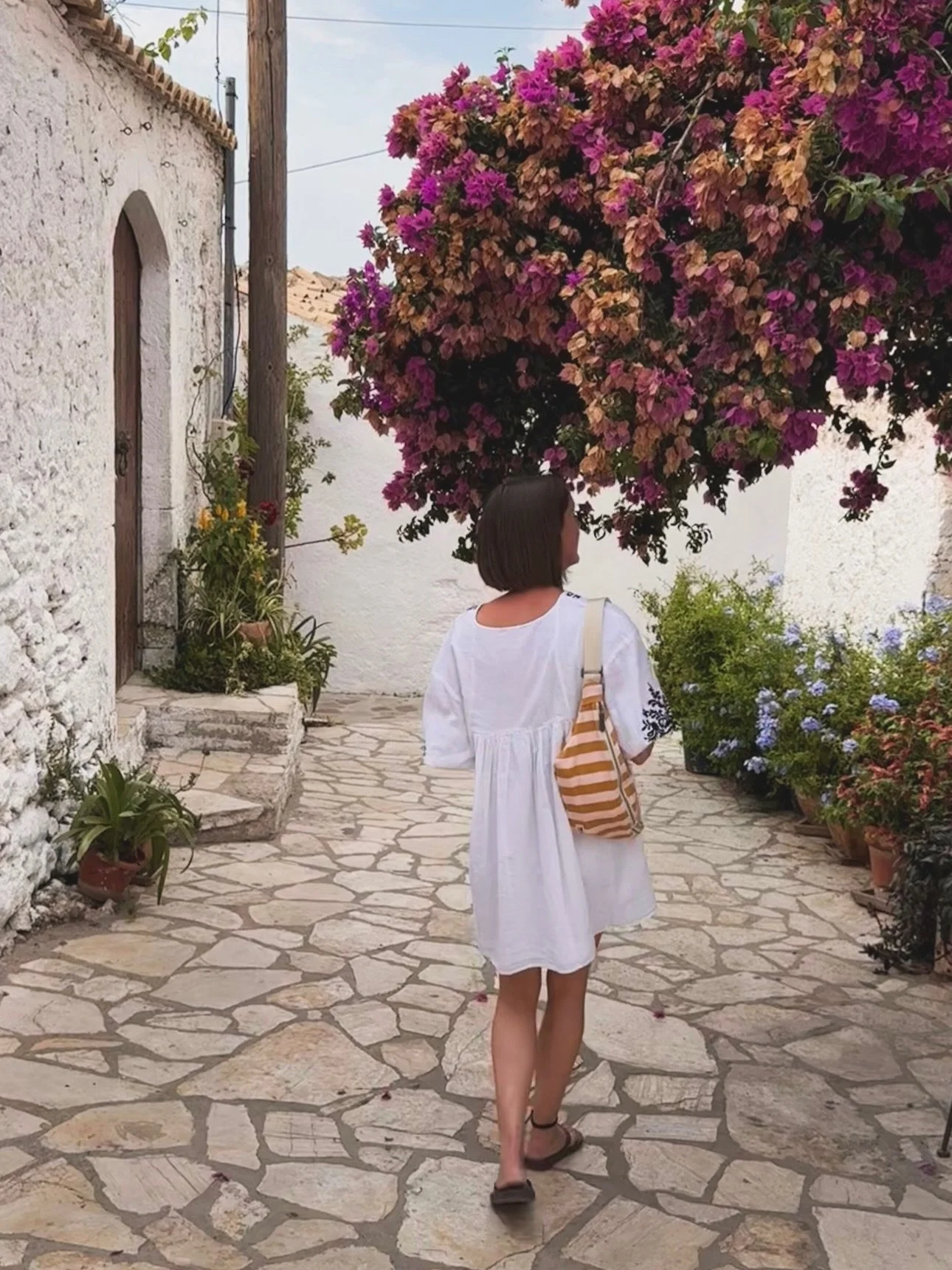 Corfu&hellip; 💙

Still on holiday, basking in the Corfu sunshine &amp; soaking up all the blues of the ocean, the pinks of the sunsets &amp; the greens of the landscape.

My mind &amp; sketchbook are full of inspiration for new coastal inspired fibr