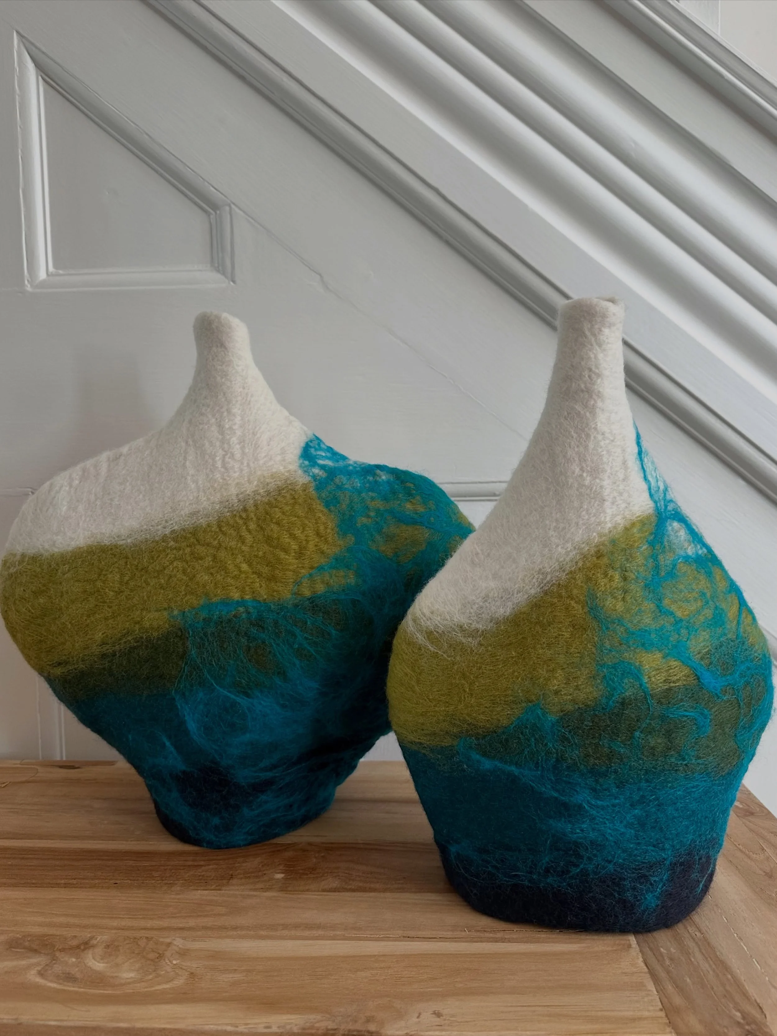 S C U L P T U R A L  V E S S E L S
A collection of hand-felted vessels
&hellip;capturing a sense of the ocean 

100% merino wool fibres

&lsquo;Islandscape, Reflections &amp; Tidal&rsquo; vessels heading to @affordableartfairuk Battersea 14&ndash;18 