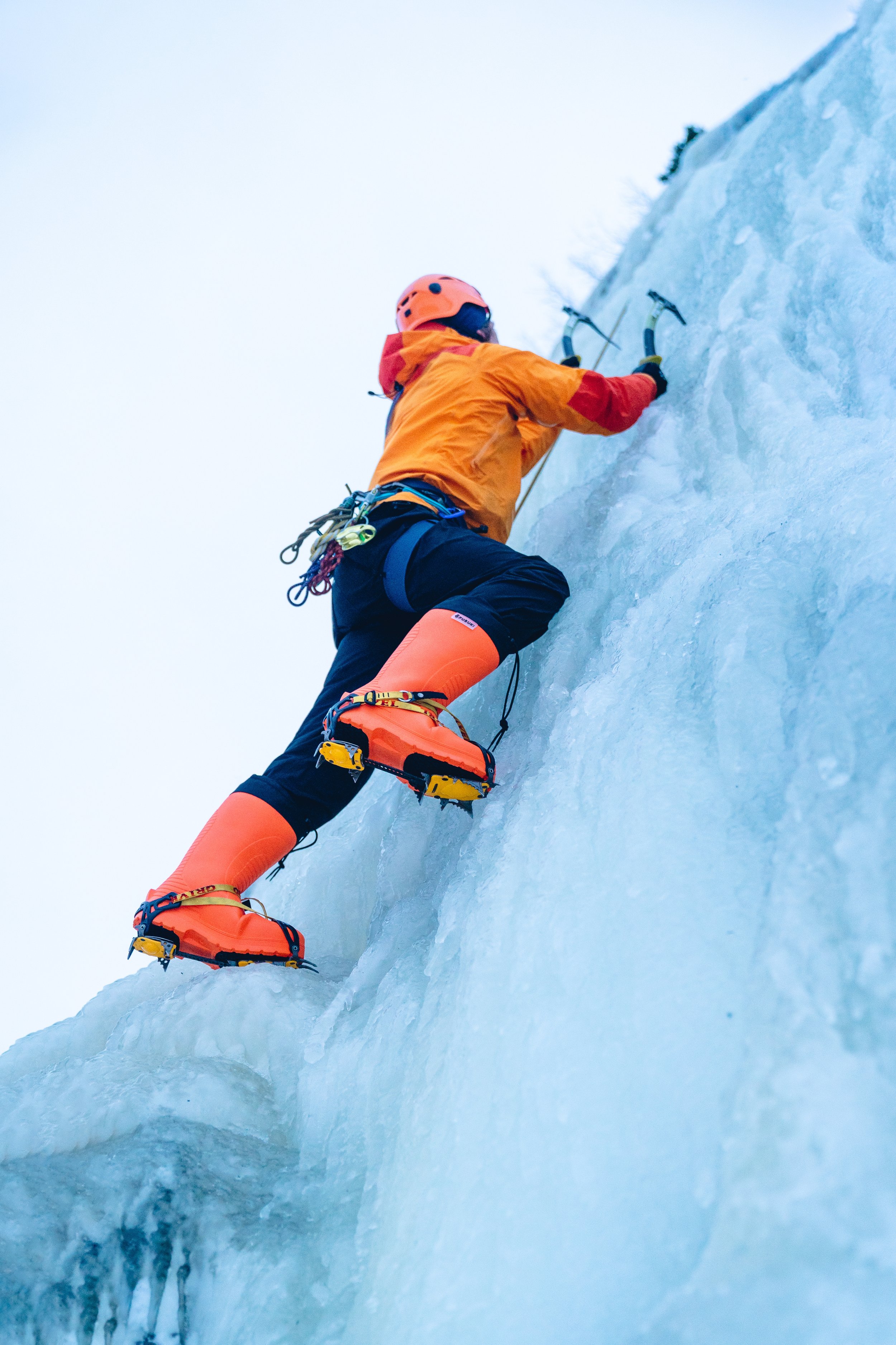 337. Asenso Gélido: Escalada sobre el Hielo