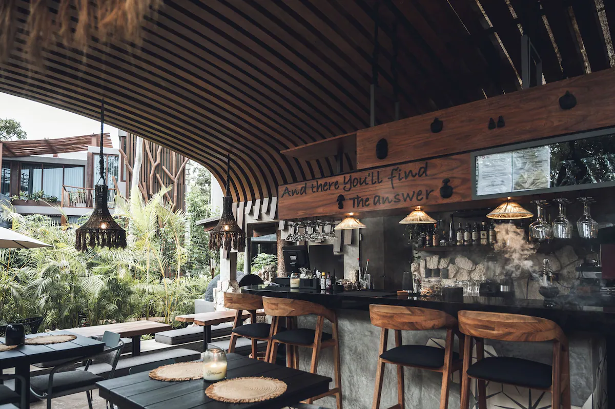BAR.jpg
