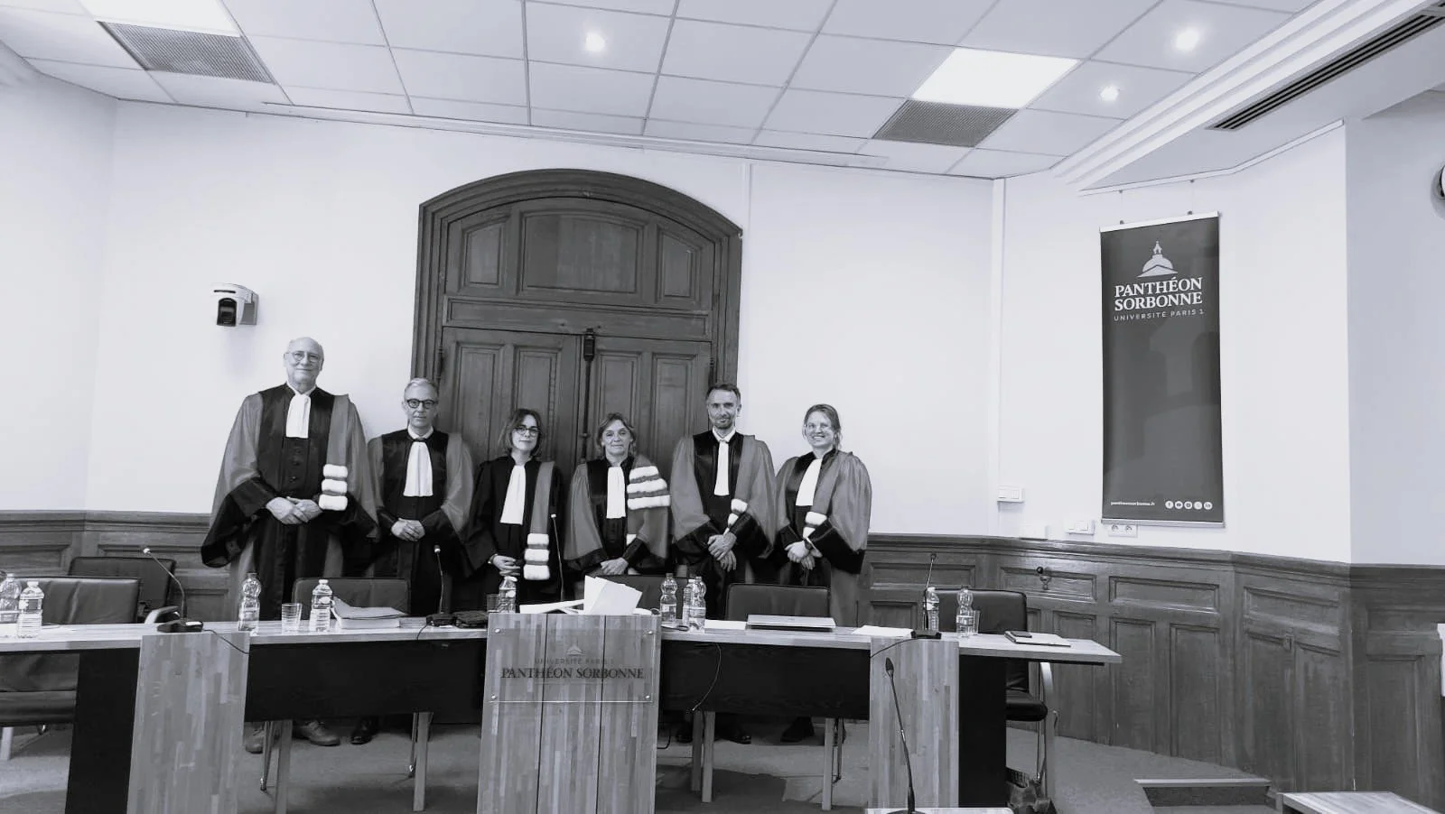 Ruth Weber (ganz rechts) als Prüferin bei einer Soutenance de thèse an der Université Paris Panthéon-Sorbonne (2025)