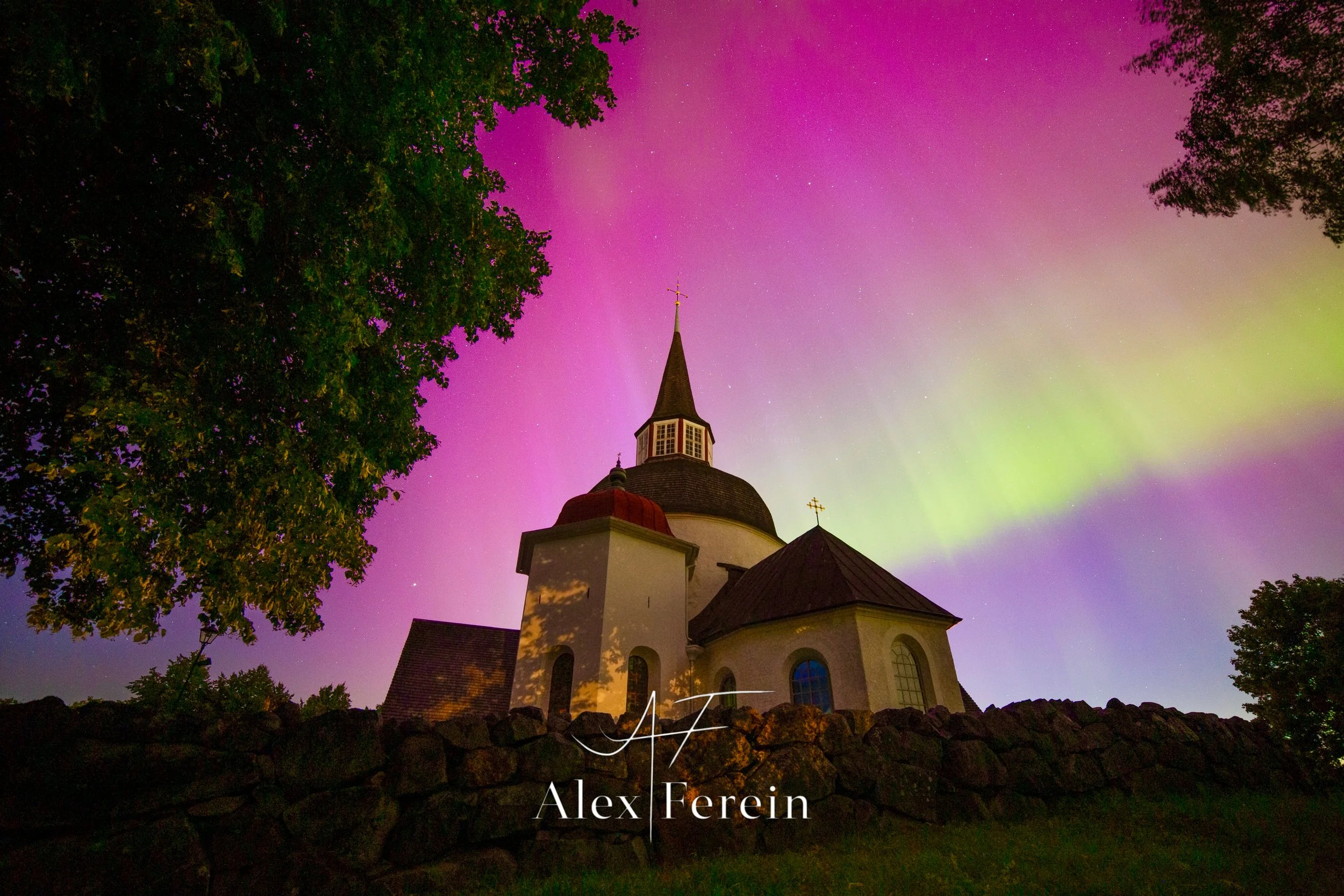 Aurora Munsö Kyrka.jpg
